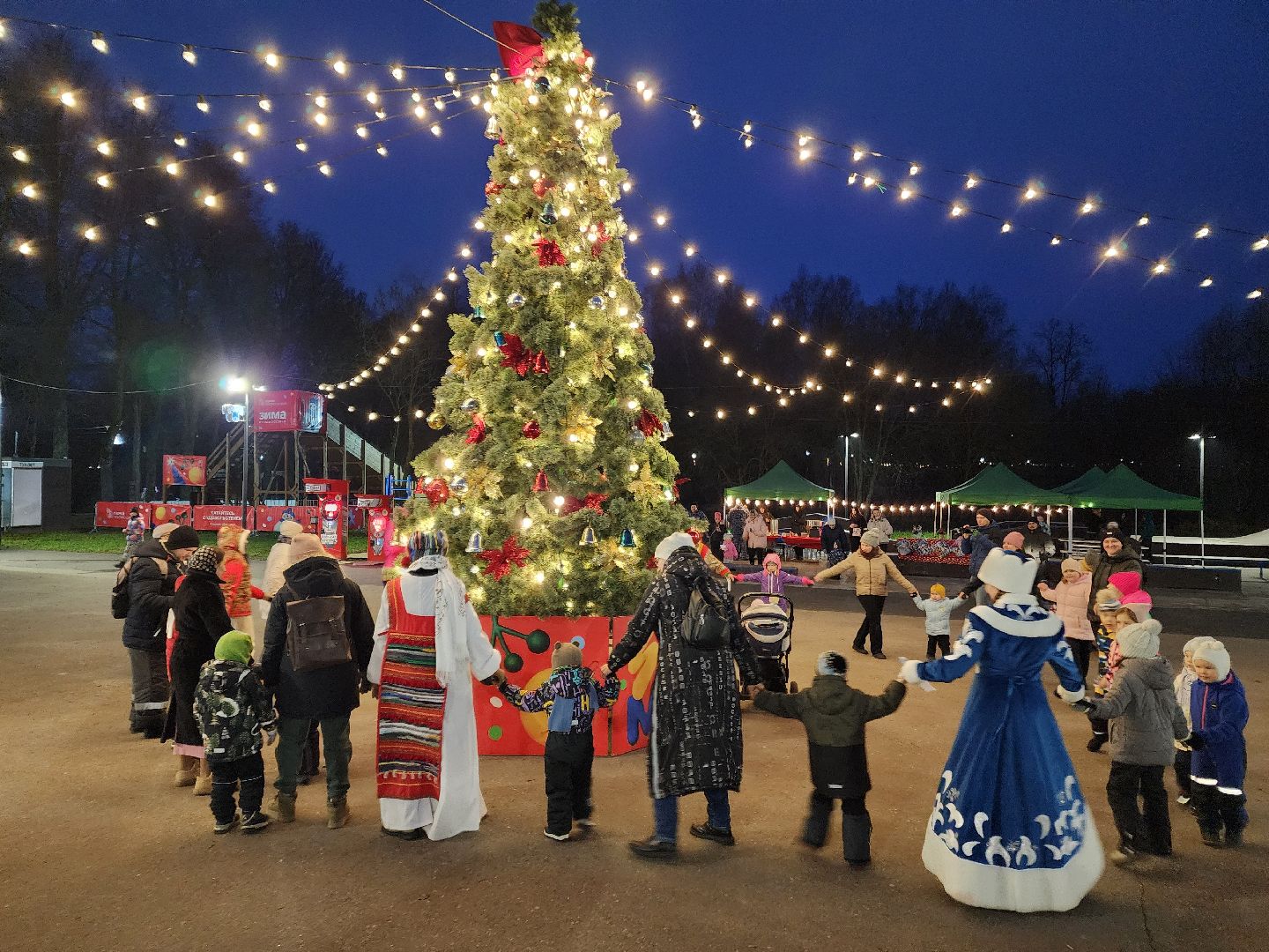 чехов, городской парк, открытие зимнего сезона, проект губернатора московской области, зима в подмосковье, праздничная программа, концерт, театрализованное представление, песни и танцы, народные игры и забавы, мастер-классы, зажжение огней на елке, открытие резиденции деда мороза, почта деда мороза,анимация, конкурсы, письма деду морозу,программа зимний калейдоскоп,катание на лошадях ,