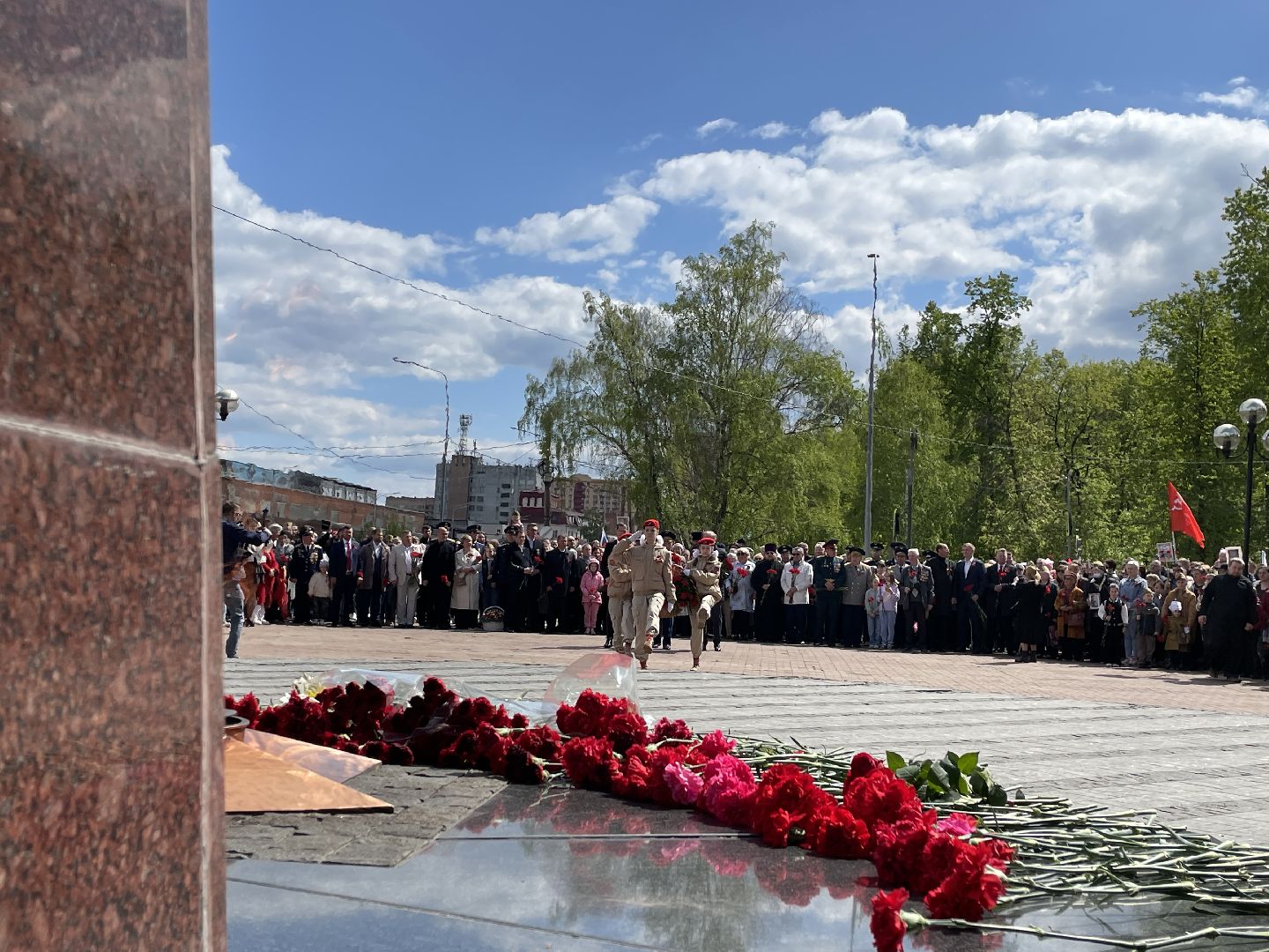 Вечный огонь, праздник, 9 мая, цветы