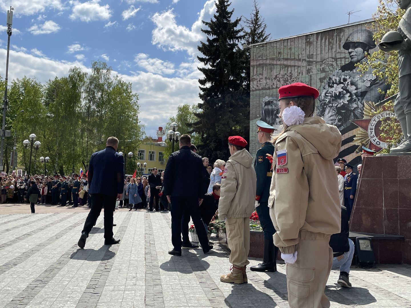 Вечный огонь, праздник, 9 мая, цветы