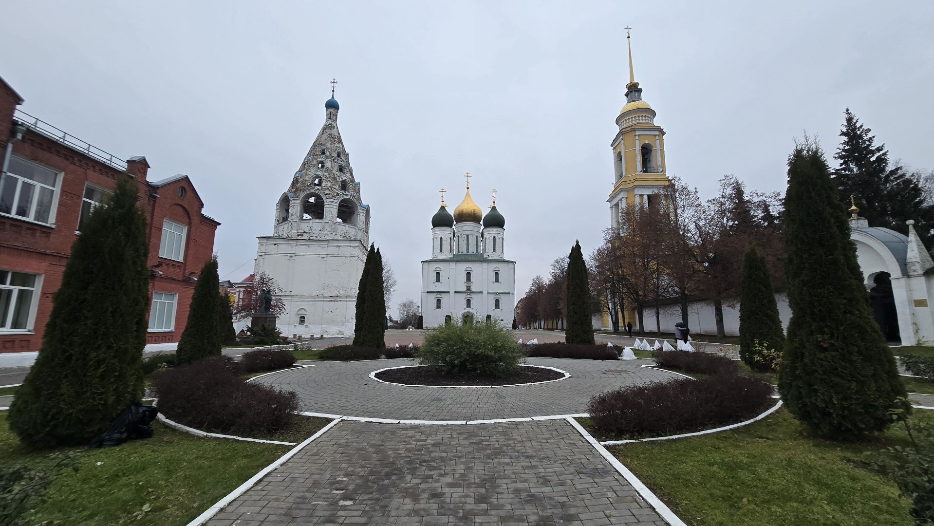Коломна, старт зимнего сезона, зима в подмосковье, подготовка к новому году, новогодняя елка,