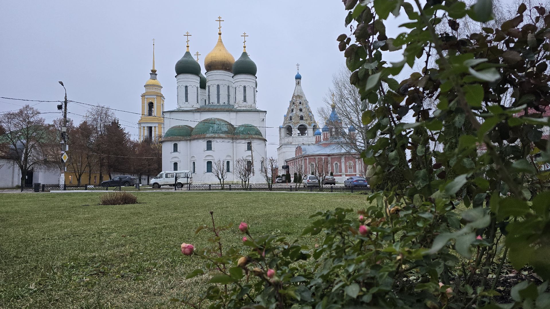 Коломна, старт зимнего сезона, зима в подмосковье, подготовка к новому году, новогодняя елка,