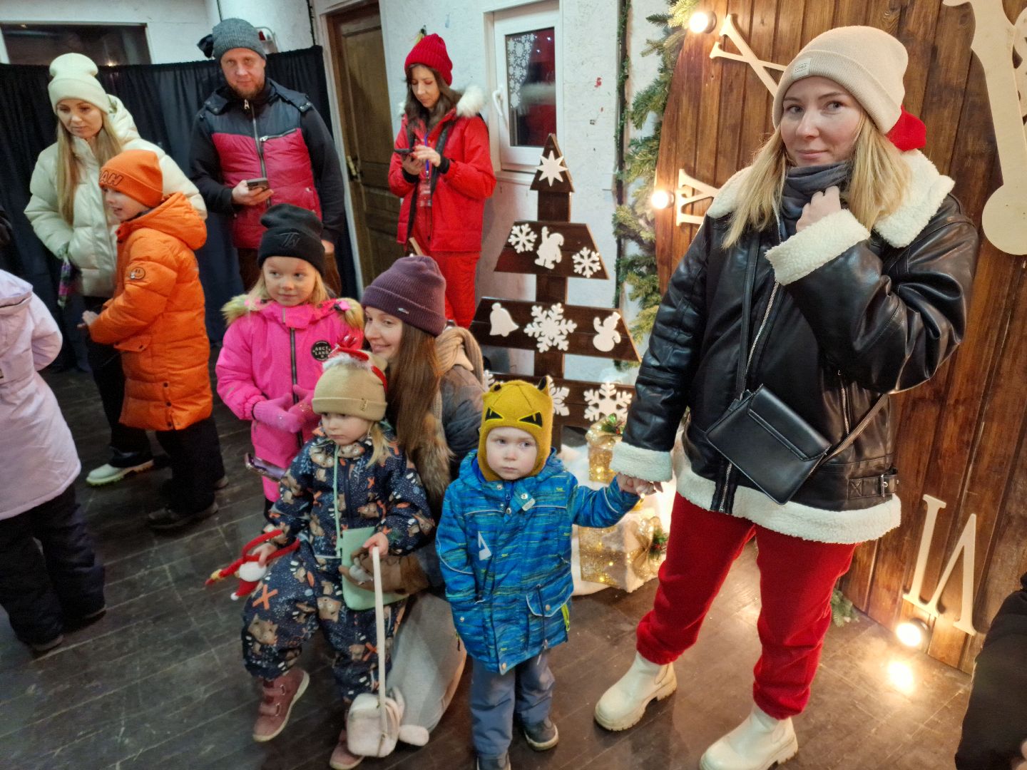 открытием резиденции Деда Мороза дали старт зимнему сезону в Балашихе, балашиха парк пехорка,