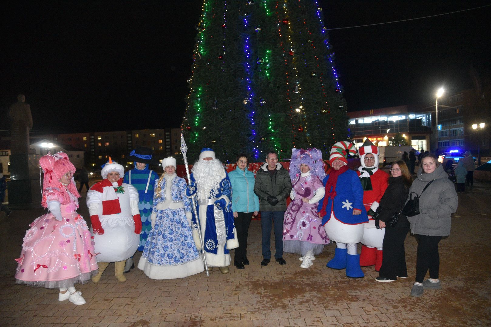 лотошино, новый год, зажжение огней на елке,