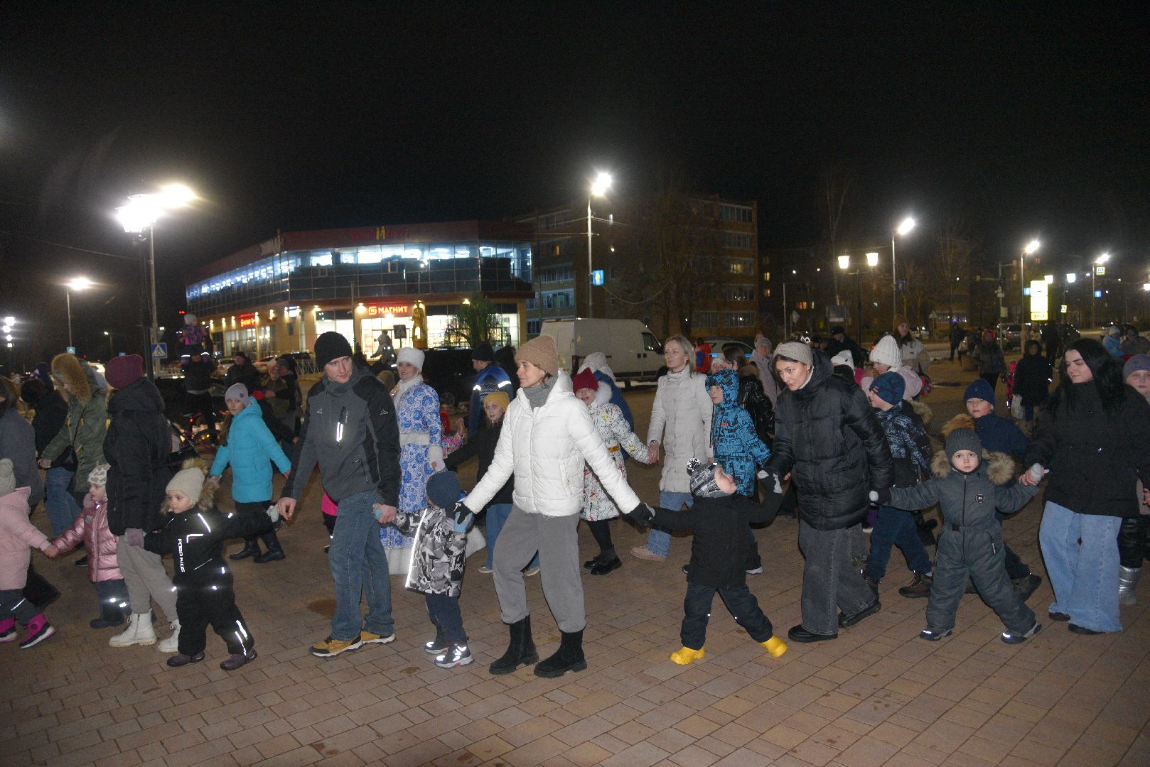 лотошино, новый год, зажжение огней на елке,