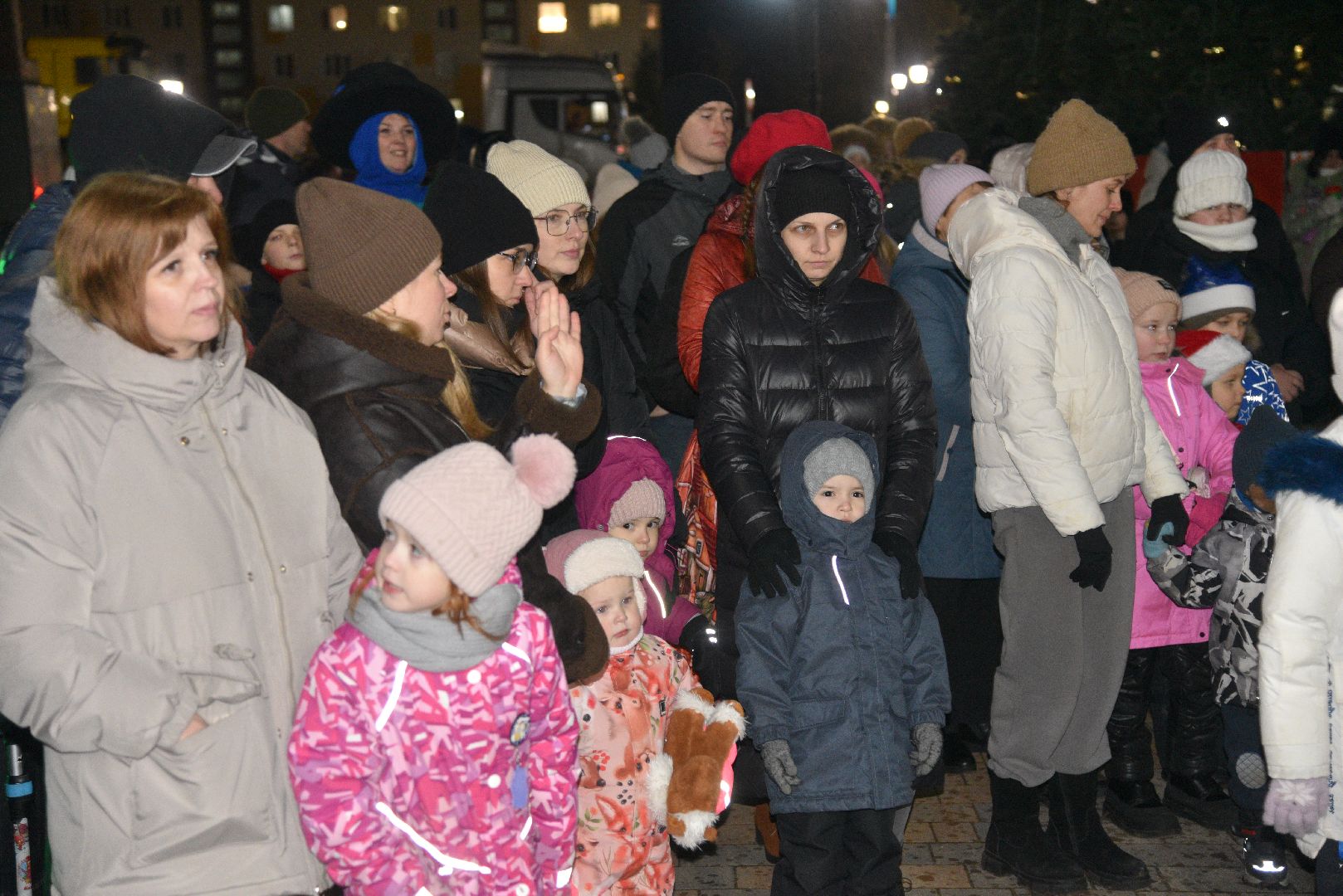 лотошино, новый год, зажжение огней на елке,