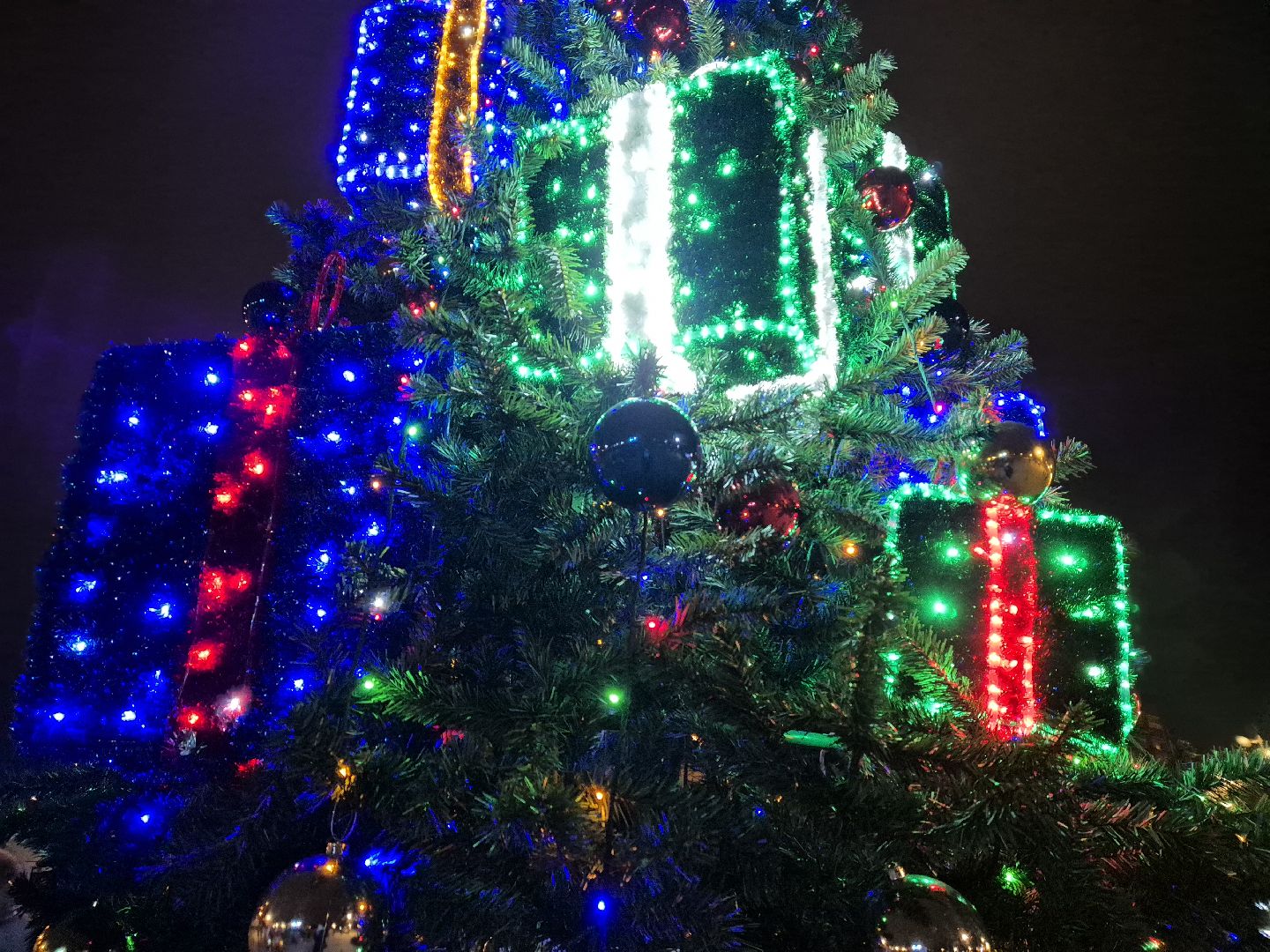 орехово-зуево., зажжение огней на елке, зима в подмосковье,