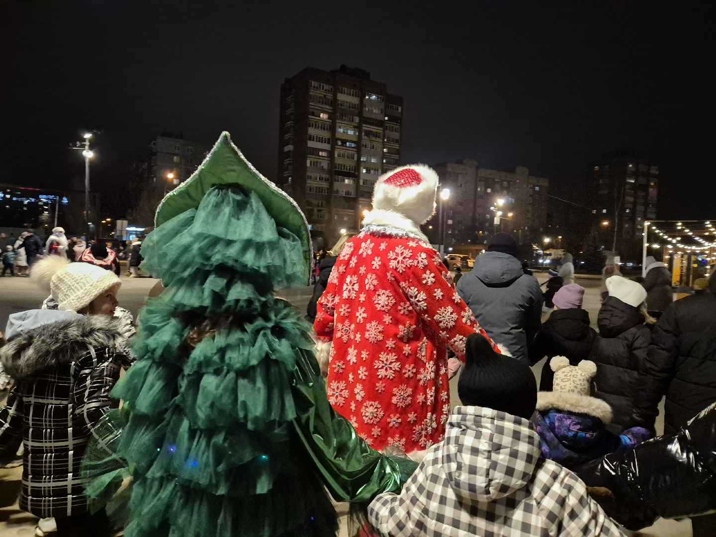 орехово-зуево., зажжение огней на елке, зима в подмосковье,