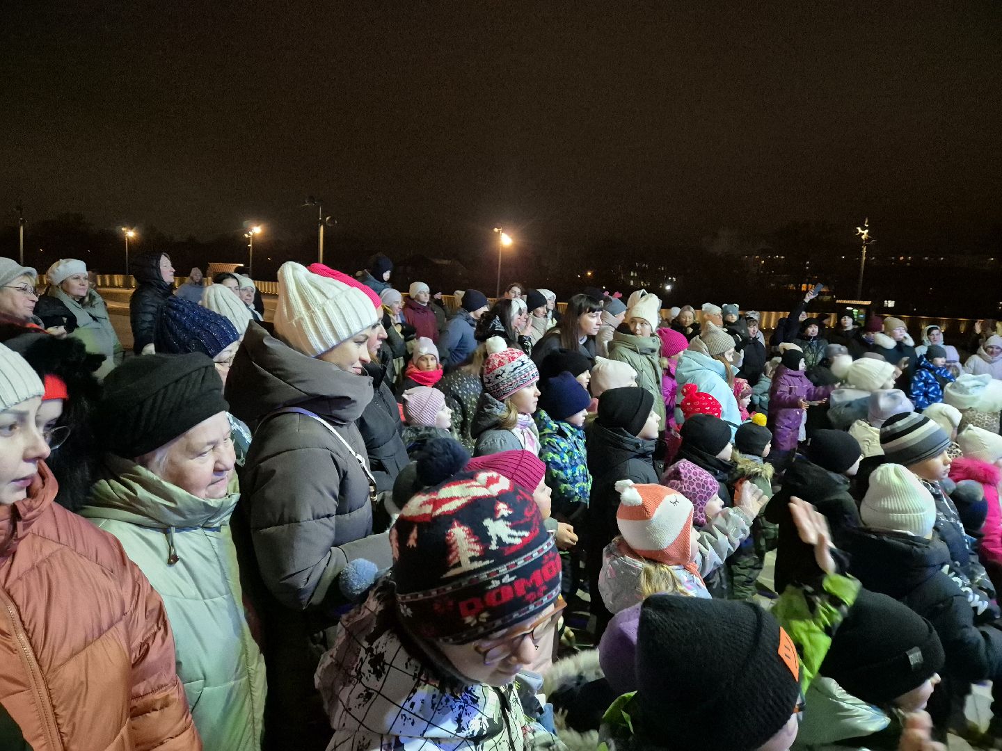 орехово-зуево., зажжение огней на елке, зима в подмосковье,