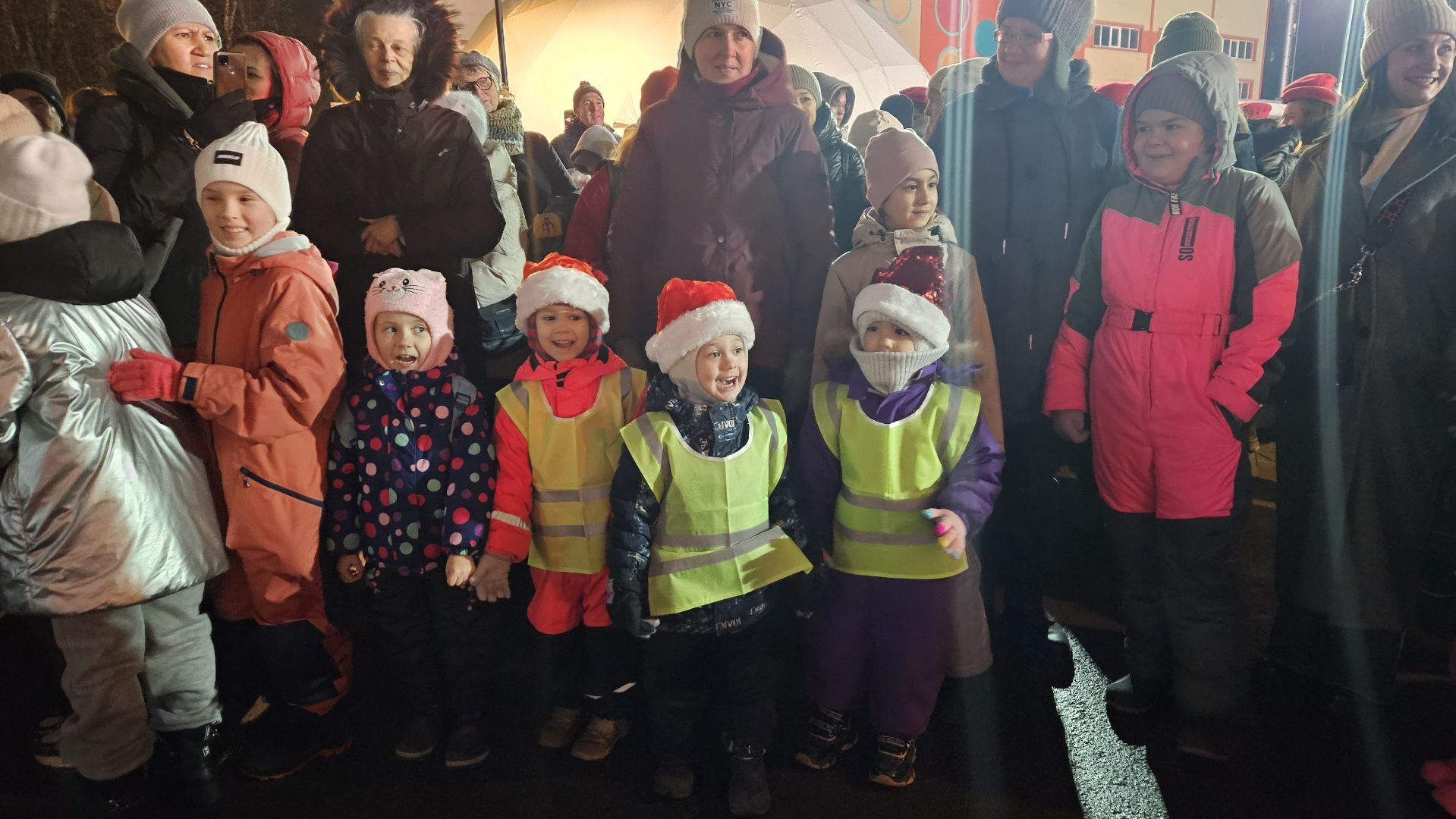 долгопрудный, зима в подмосковье 2025, ледовый каток, ледовое шоу,  новогодняя елка, дед мороз,почта деда мороза, резиденция деда мороза,