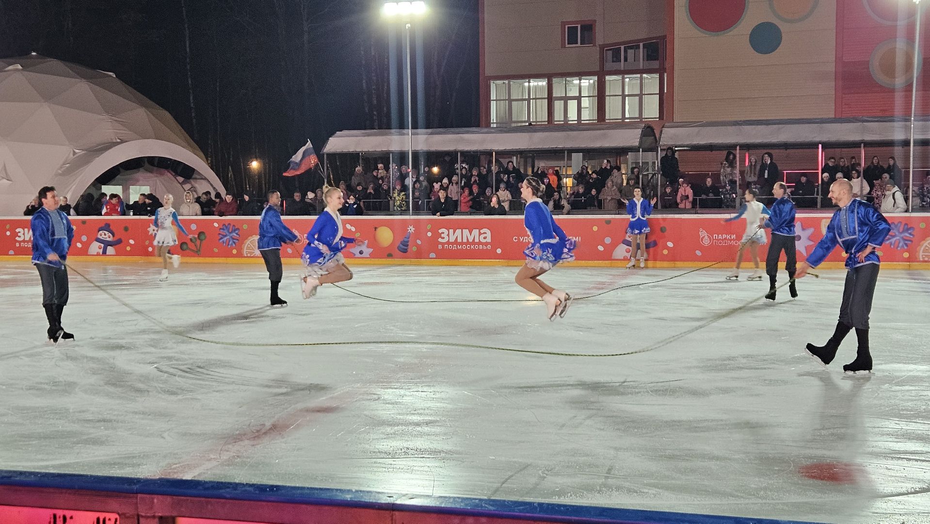 долгопрудный, зима в подмосковье 2025, ледовый каток, ледовое шоу,  новогодняя елка, дед мороз,почта деда мороза, резиденция деда мороза,