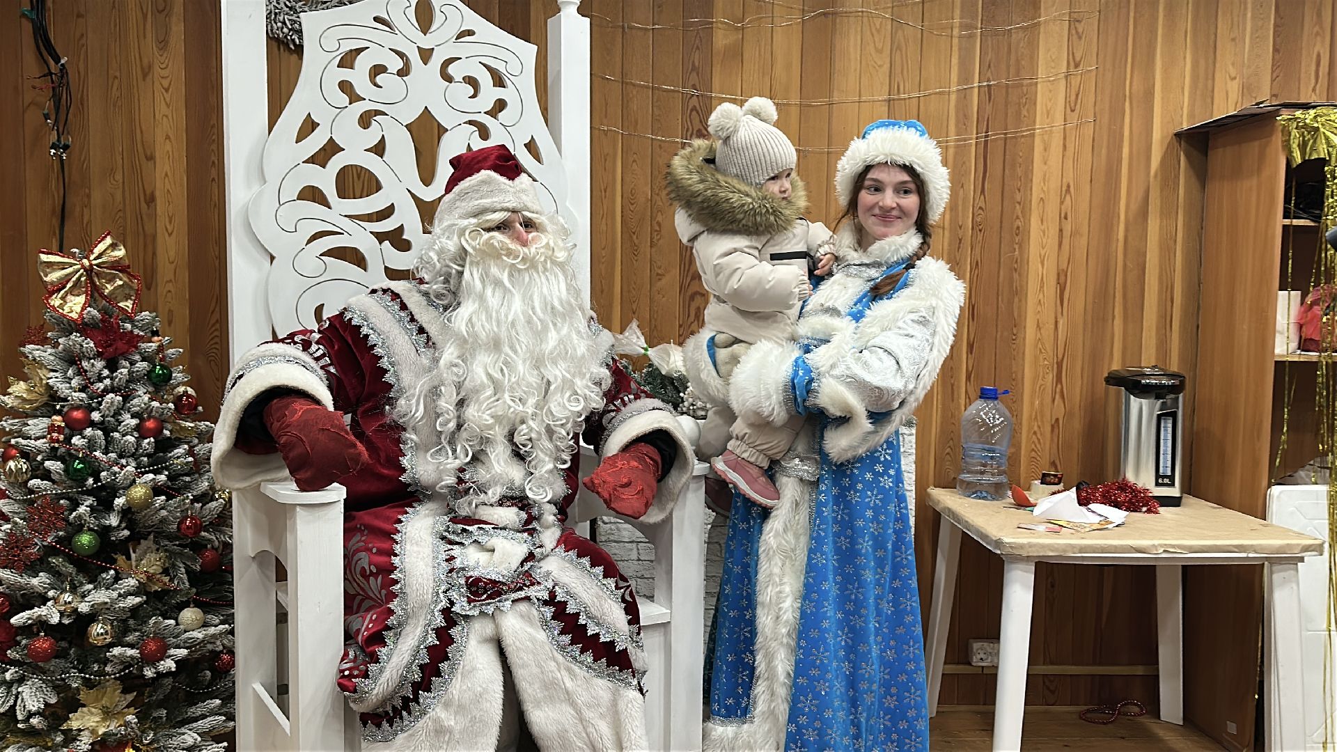 зима в подмосковье, пушкинский городской округ, ивантеевка, городской парк ивантеевки, дед мороз, зажжение елки, зажжение огней на елке,