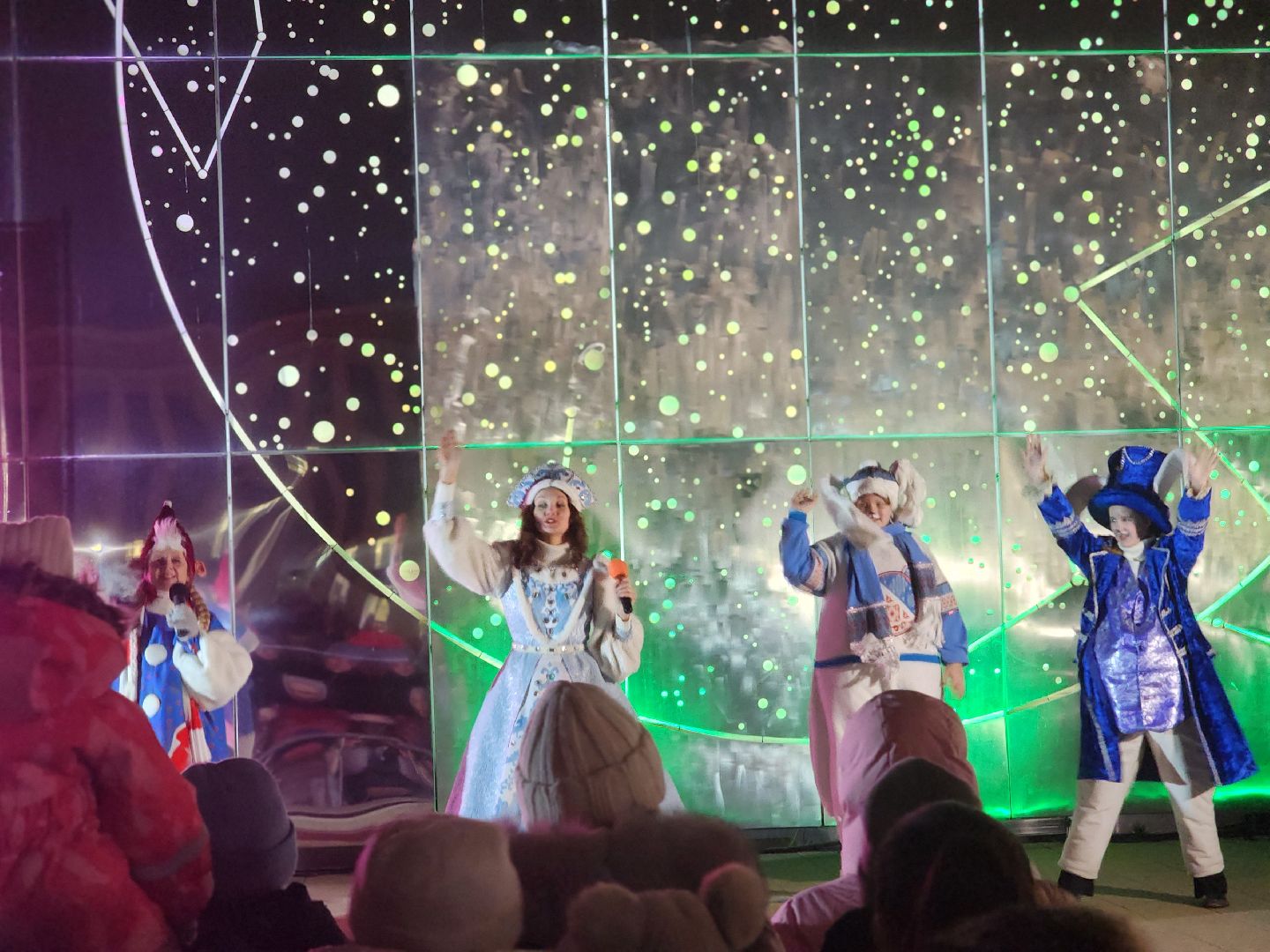 королёв, зима в подмомсковье, елочка зажгись,  цдк имени калинина, каток космолед,