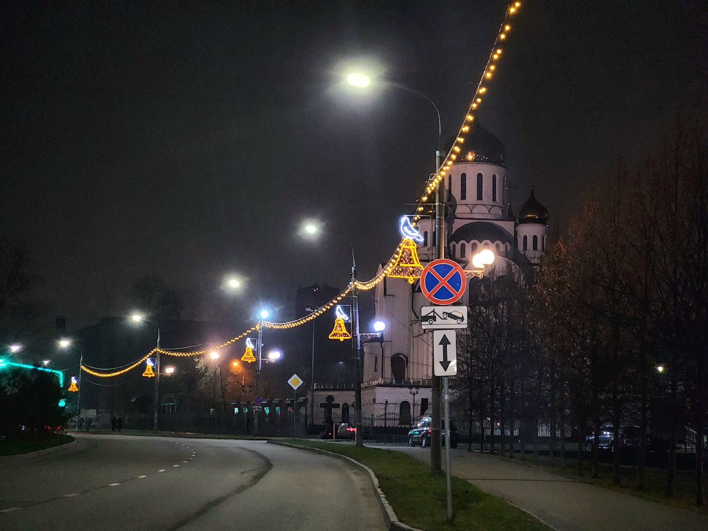 новый год, украшения города, елки, гирлянды, общественные пространства,