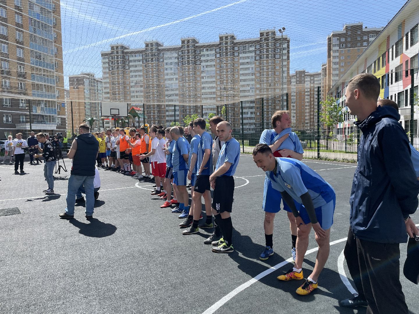 Акция, футболисты, Лес Победы, деревья