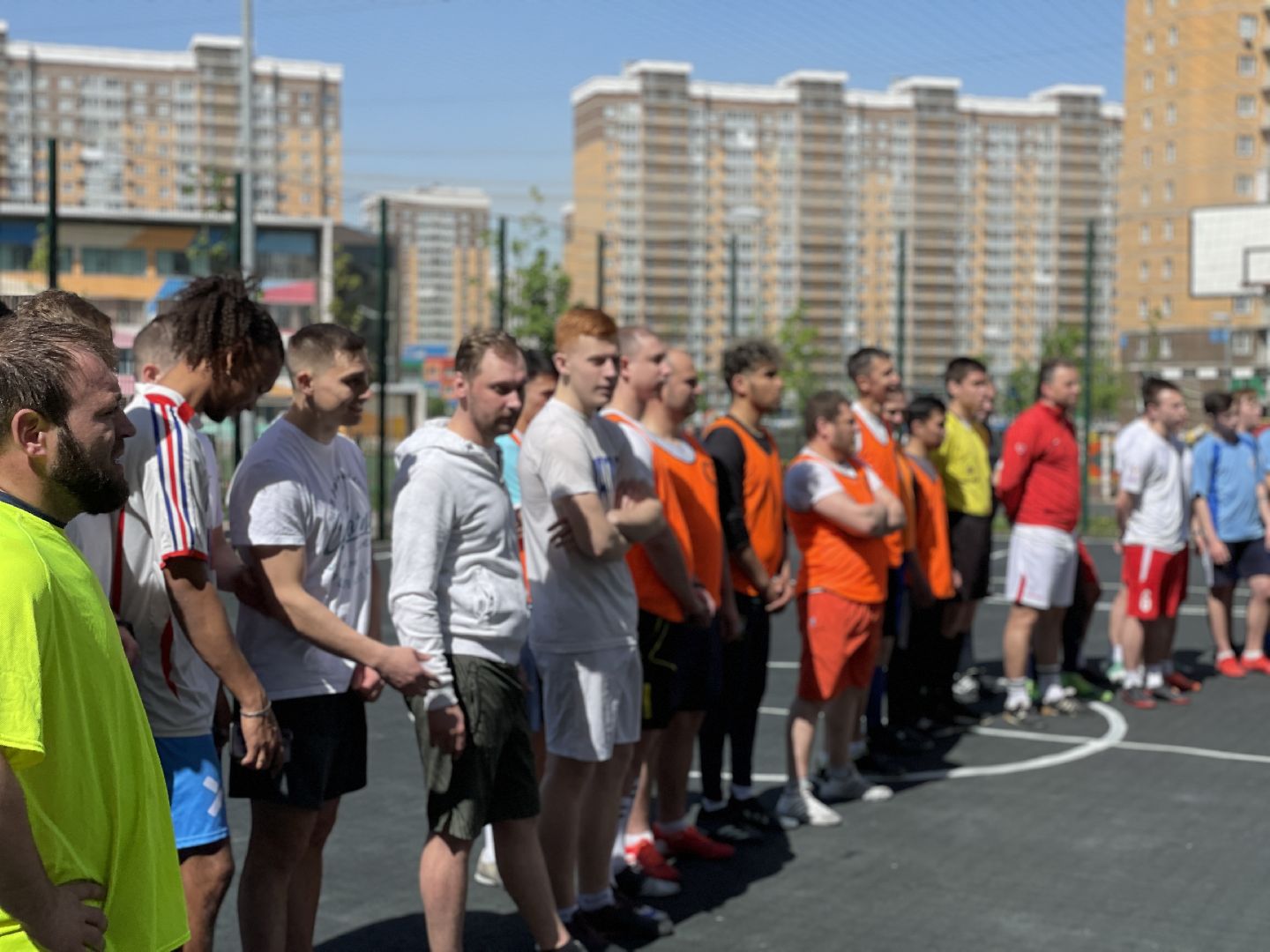 Акция, футболисты, Лес Победы, деревья