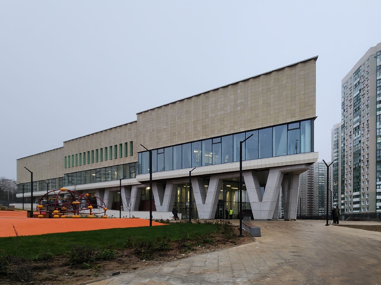 строительство, новая школа, изумрудные холмы, красногорск,