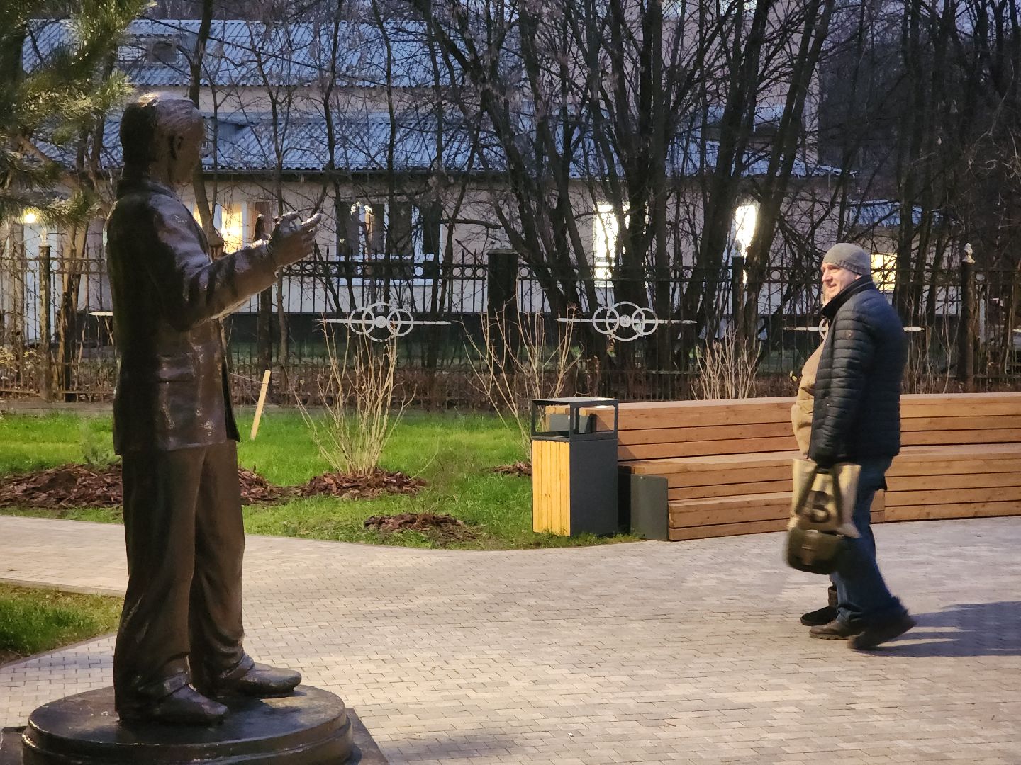 королёв, сквер имени чмырева, благоустройство , подлипкидачные, городской парк в королеве ,