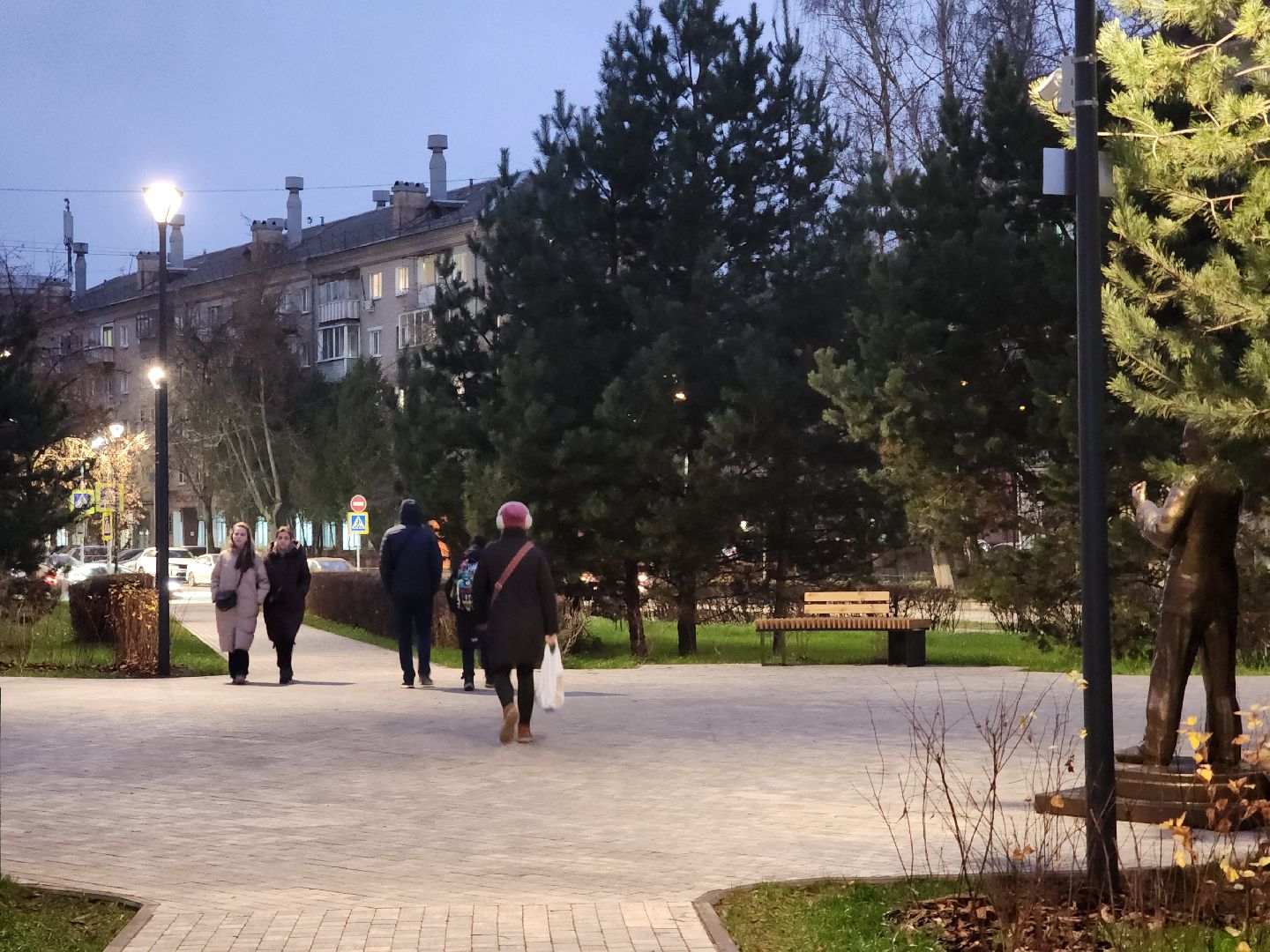королёв, сквер имени чмырева, благоустройство , подлипкидачные, городской парк в королеве ,