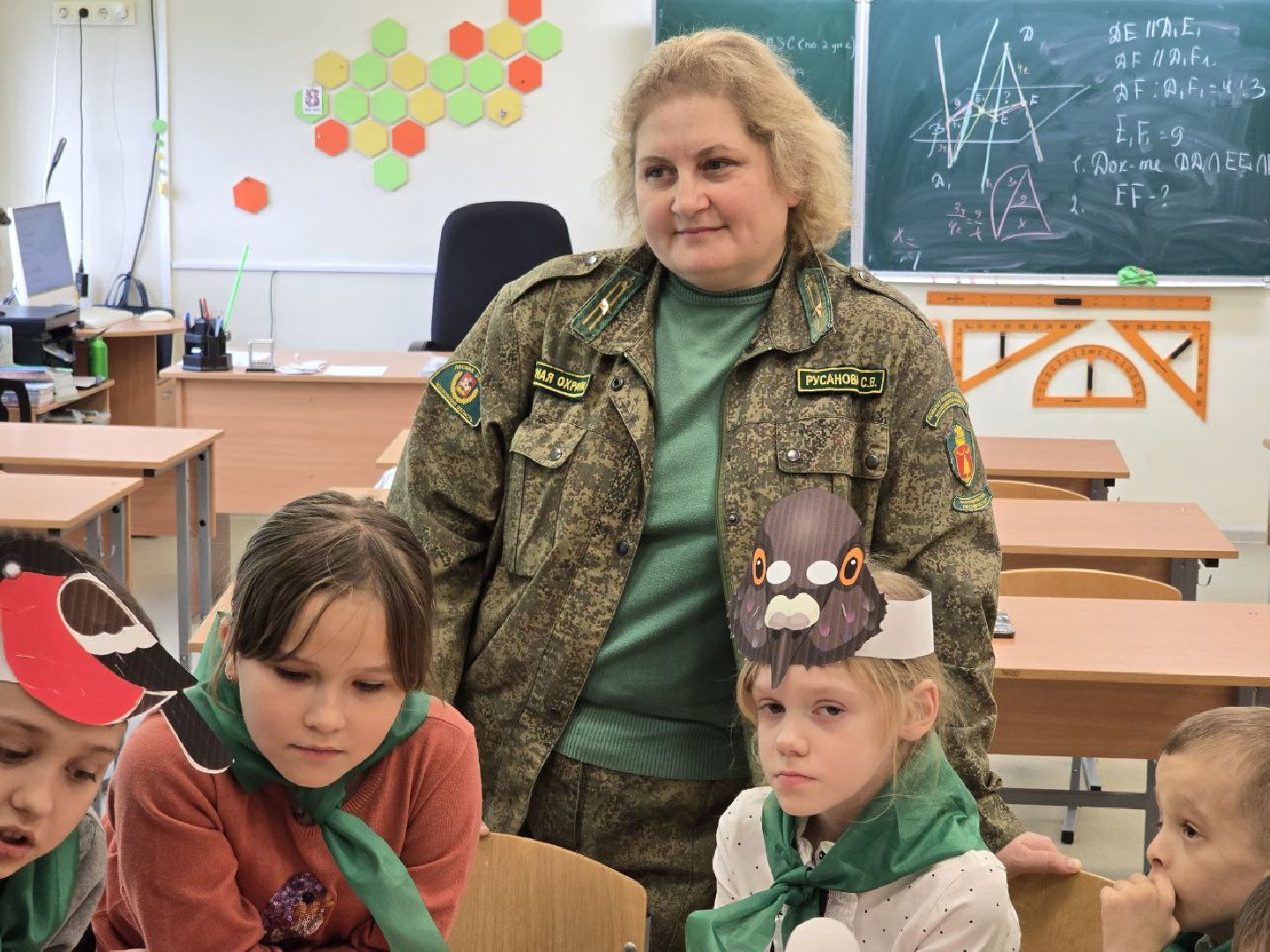 можайск, можайский муниципальный округ, подмосковье, образование, экология, юные лесничие, зимовка птиц, познавательный урок, школа,