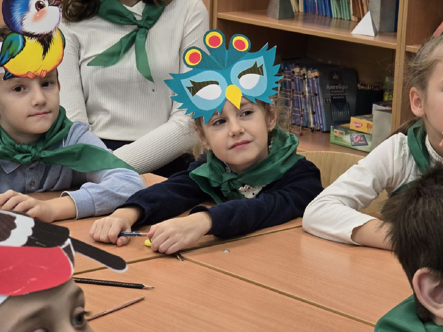 можайск, можайский муниципальный округ, подмосковье, образование, экология, юные лесничие, зимовка птиц, познавательный урок, школа,