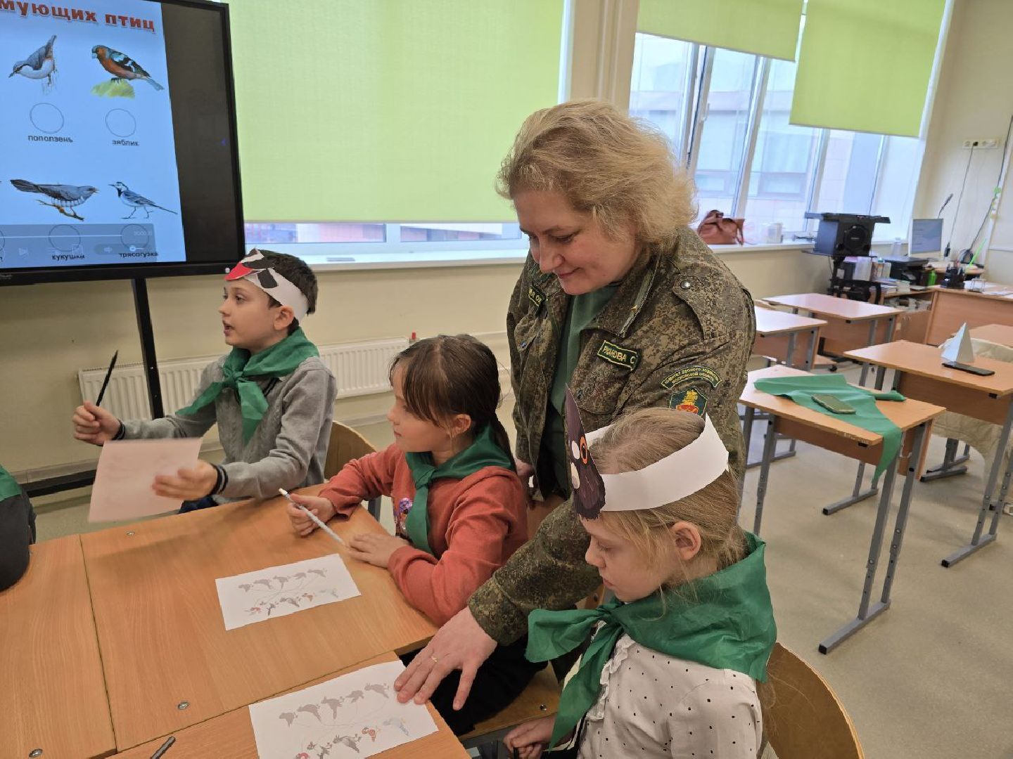 можайск, можайский муниципальный округ, подмосковье, образование, экология, юные лесничие, зимовка птиц, познавательный урок, школа,