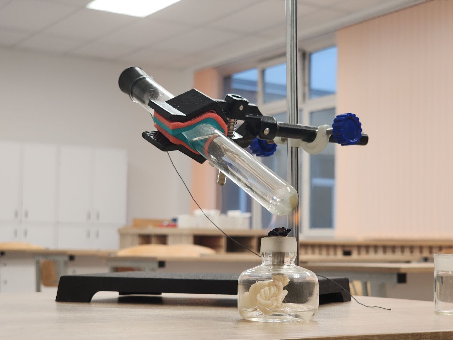 Черноголовка, Образование, Учитель физики,