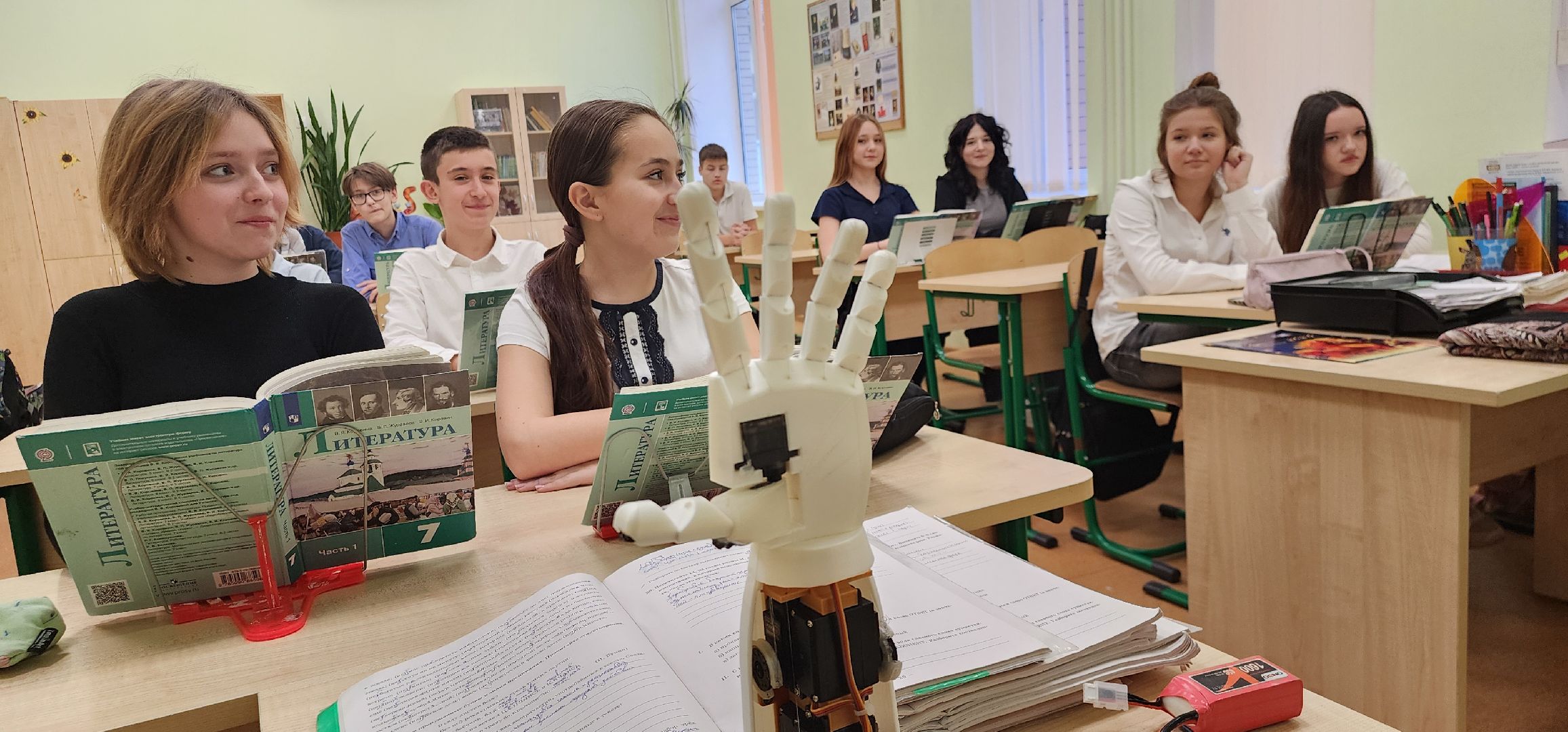 Истра, Образование, Победитель конкурса, Мкханический протез,