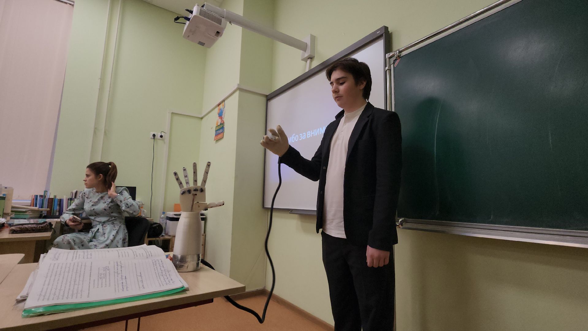 Истра, Образование, Победитель конкурса, Мкханический протез,