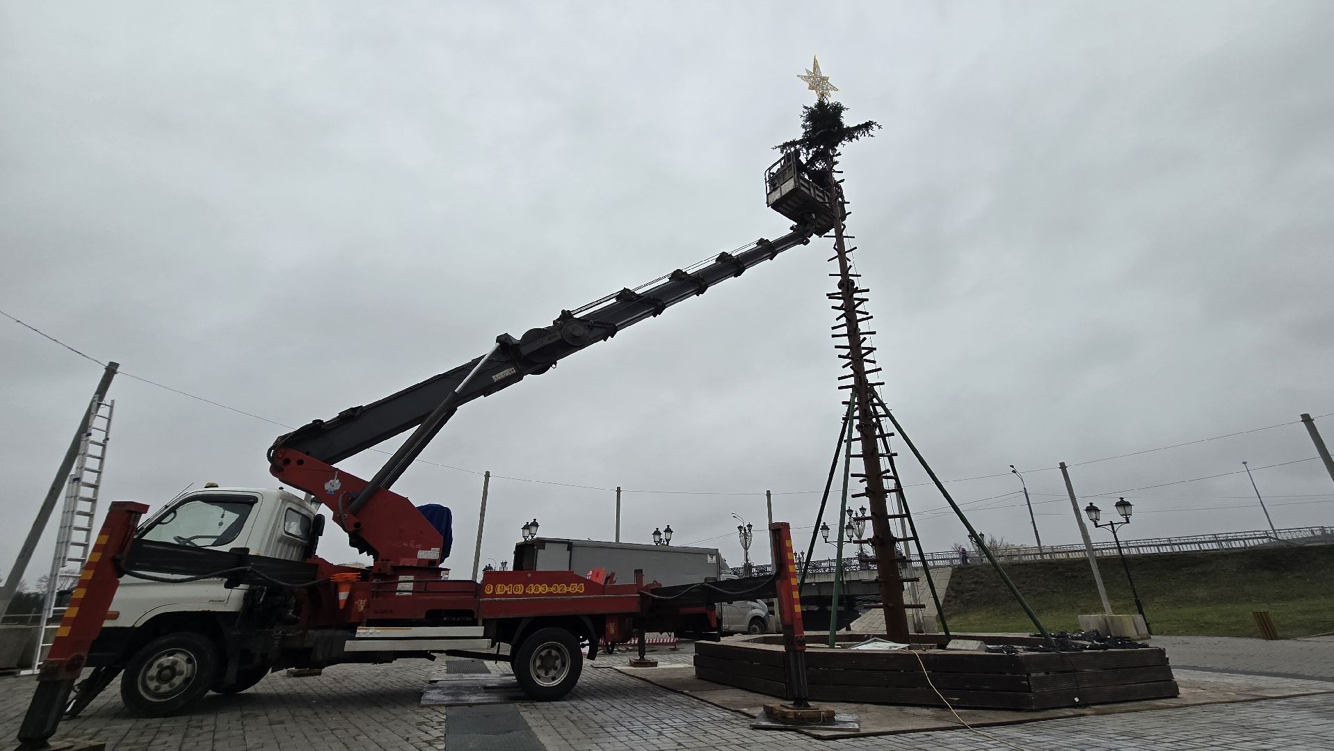 Коломна, подготовка к новому году, новогодняя елка, зима в подмосковье,