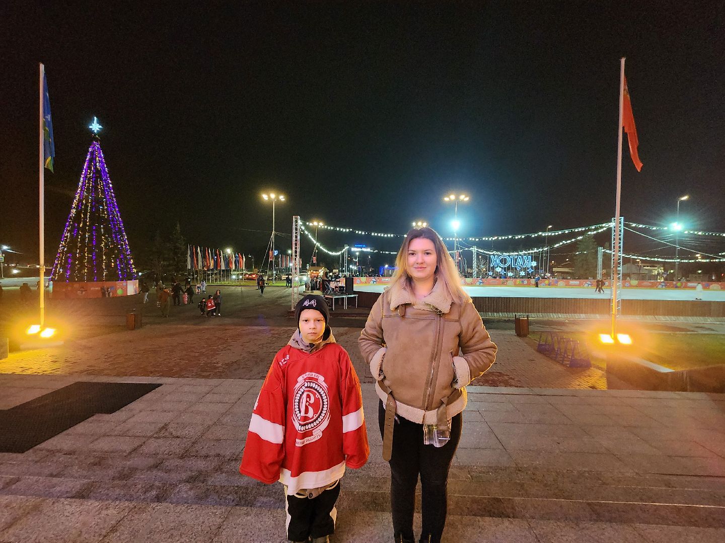 чехов, советская площадь, главный каток, открытие катка, ледовая арена, каток под открытым небом, церемония открытия, показательные выступления, фигуристы, хоккеисты, спортшкола витязь, массовое катание, бесплатный каток, прокат коньков, заточка коньков, зима в  подмосковье, проект губернатора московской области, график работы,предварительная регистрация, расписание сеансов,