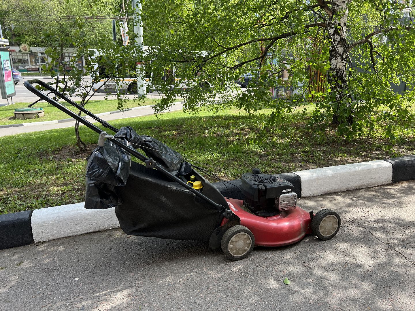 Химки, благоустройство, покос травы, уборка города