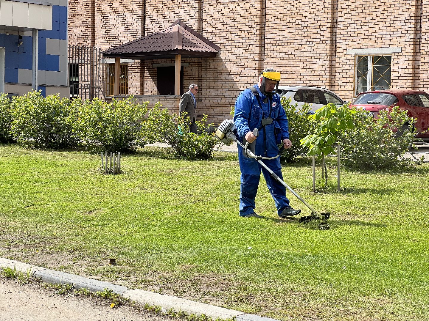 Химки, благоустройство, покос травы, уборка города