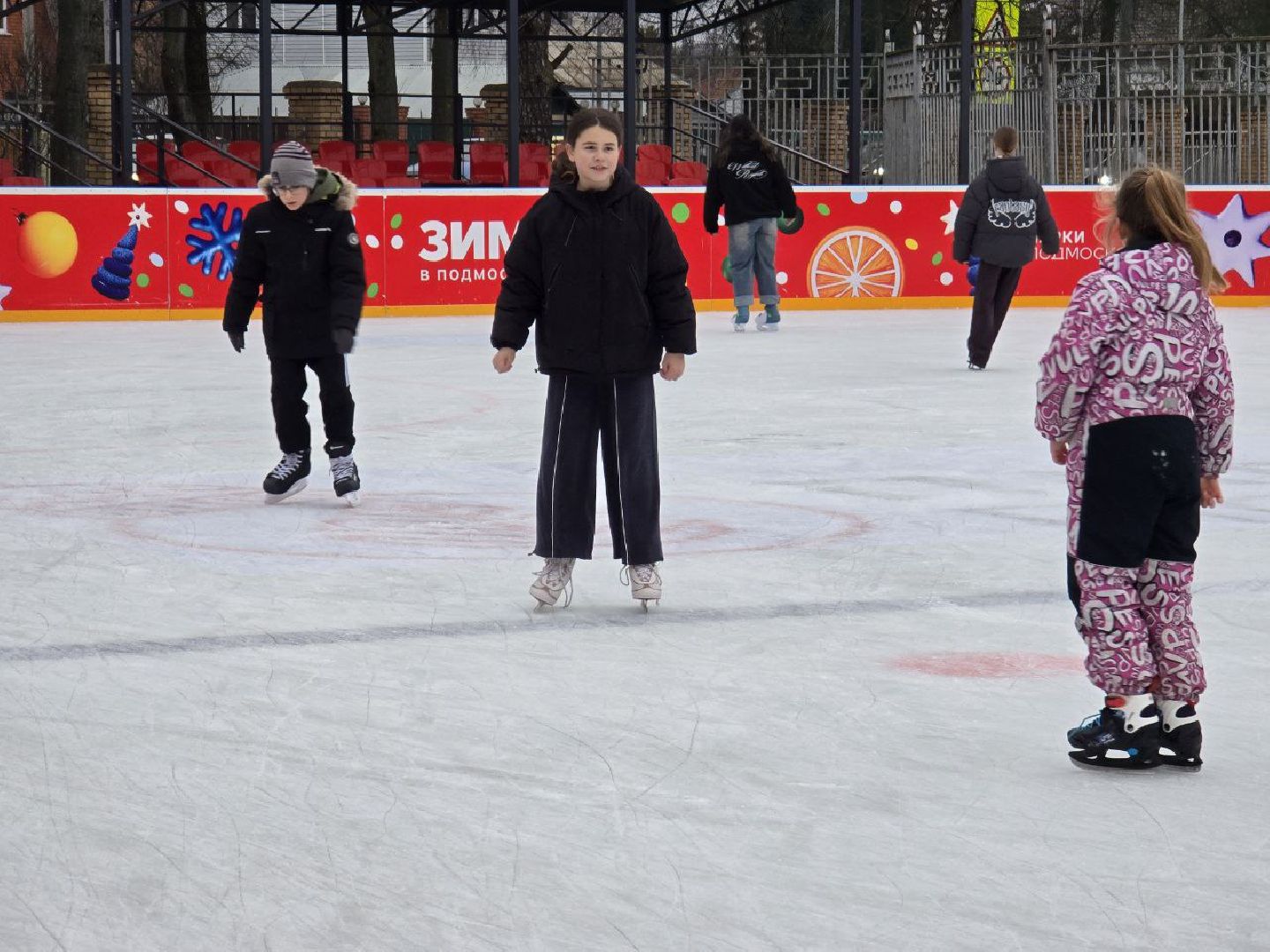 подмосковье, наро-фоминск, наро-фоминский городской округ, центральный каток округа, парке имени Воровского, зимний сезон, зима в подмосковье, зима в подмосковье 2025,
