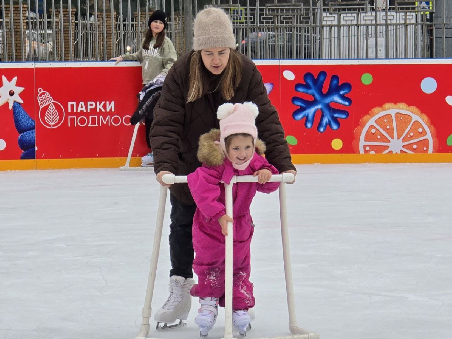 подмосковье, наро-фоминск, наро-фоминский городской округ, центральный каток округа, парке имени Воровского, зимний сезон, зима в подмосковье, зима в подмосковье 2025,