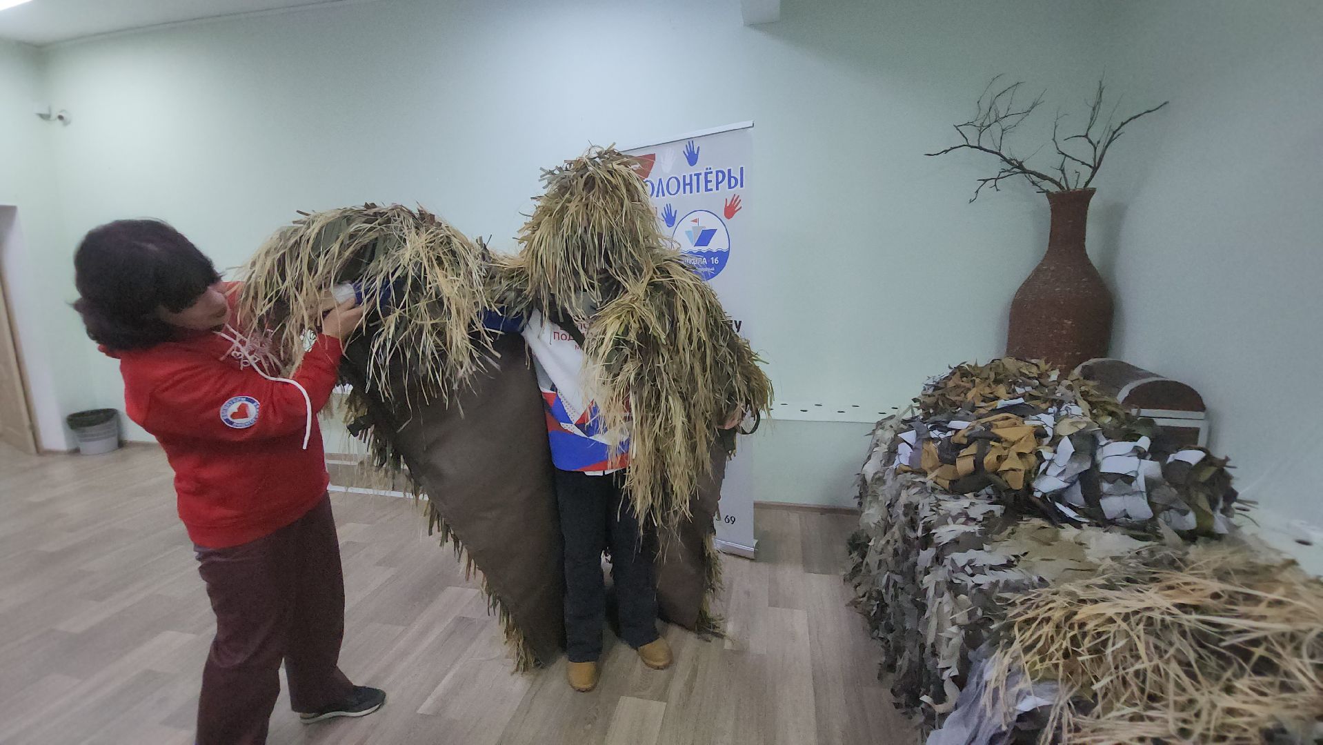 долгопрудный, волонтеры, день добровольца, амбассадор, олег сотник, глава долгопрудного, маскировочная накидка,сво, волонтерыподмосковья,