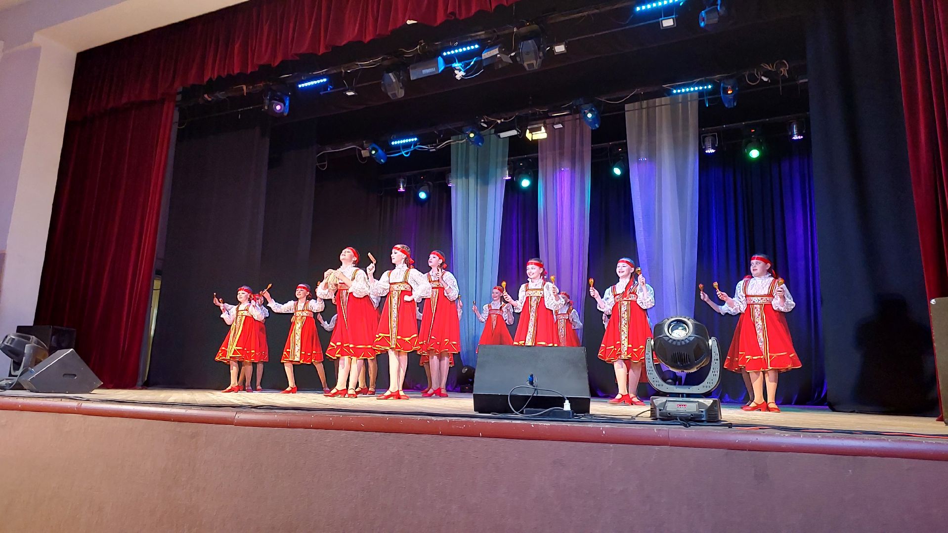 отчетный концерт, танцы, вдохновение, серпухов, хореография, народный танец, дети,