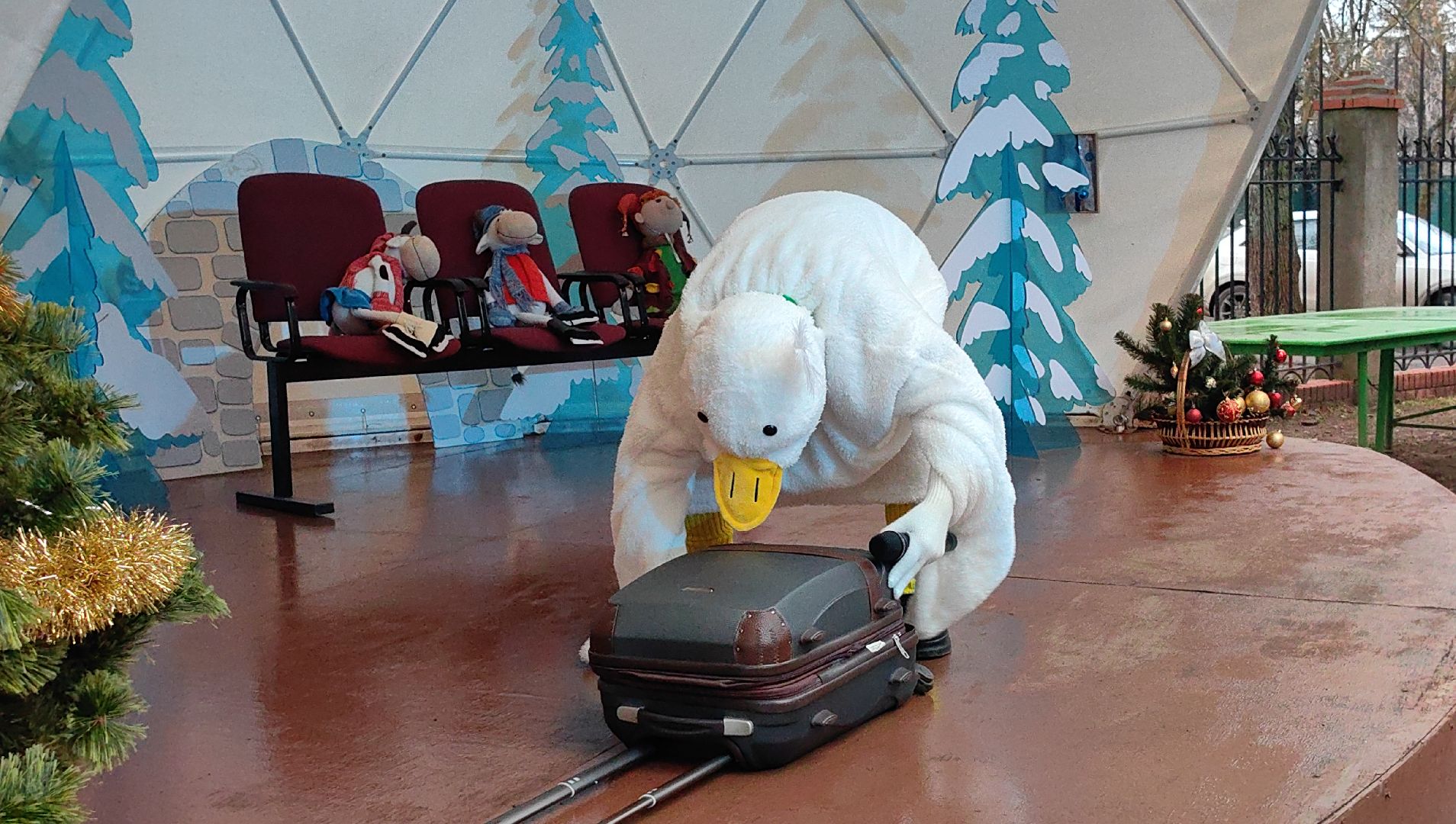 Дед Мороз, снеговик, елка,