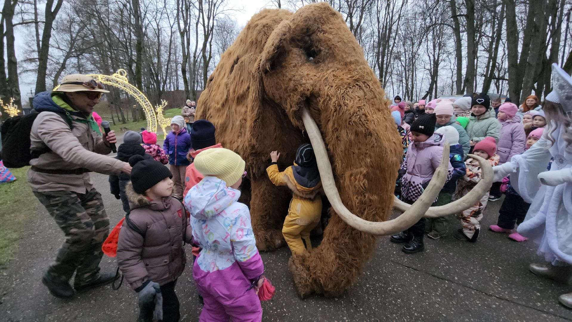 Руза, начало зимнего сезона, Парк городок, барабанное шоу,