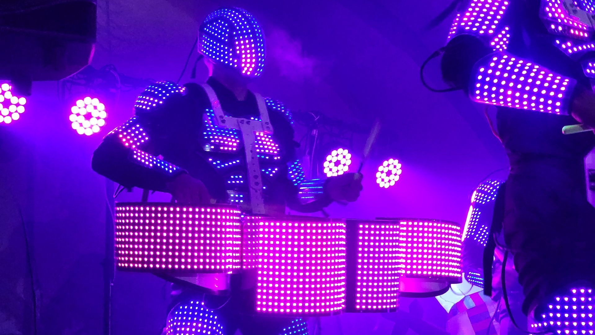 Руза, начало зимнего сезона, Парк городок, барабанное шоу,