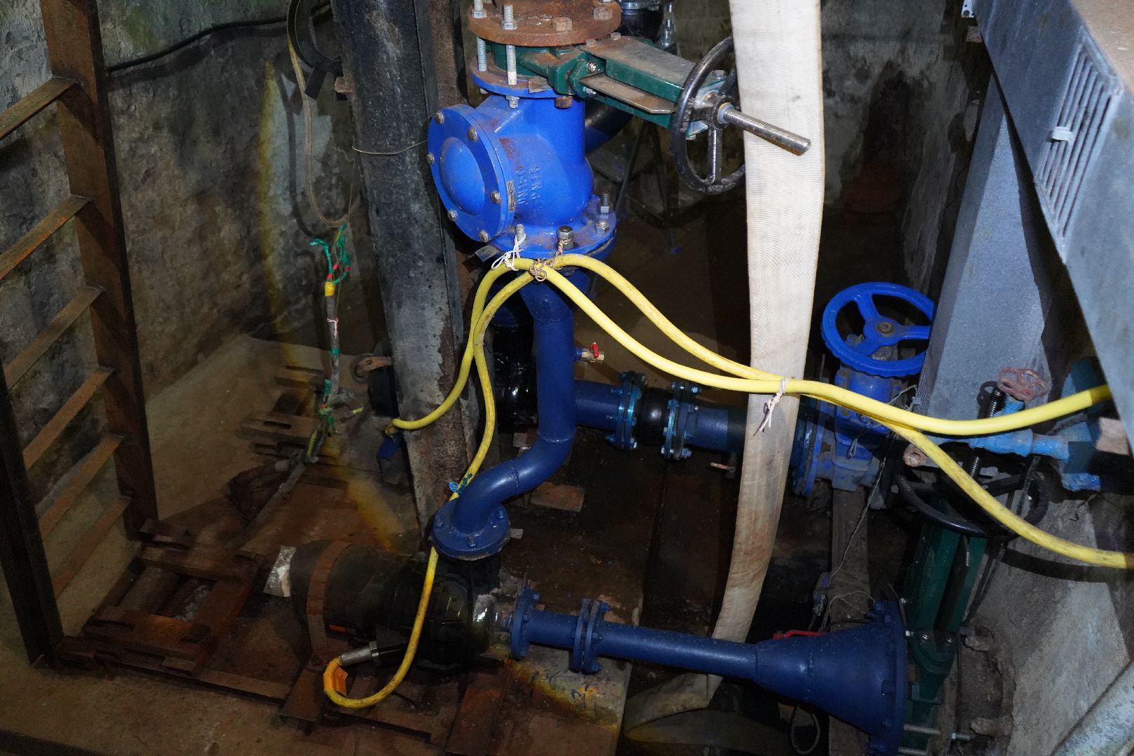 КНС, оборудование, очистные сооружения, трубы, насос,