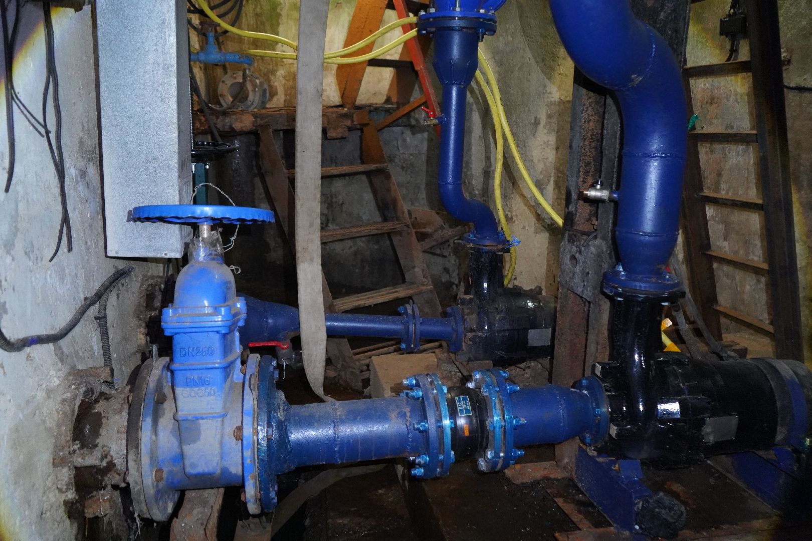 КНС, оборудование, очистные сооружения, трубы, насос,