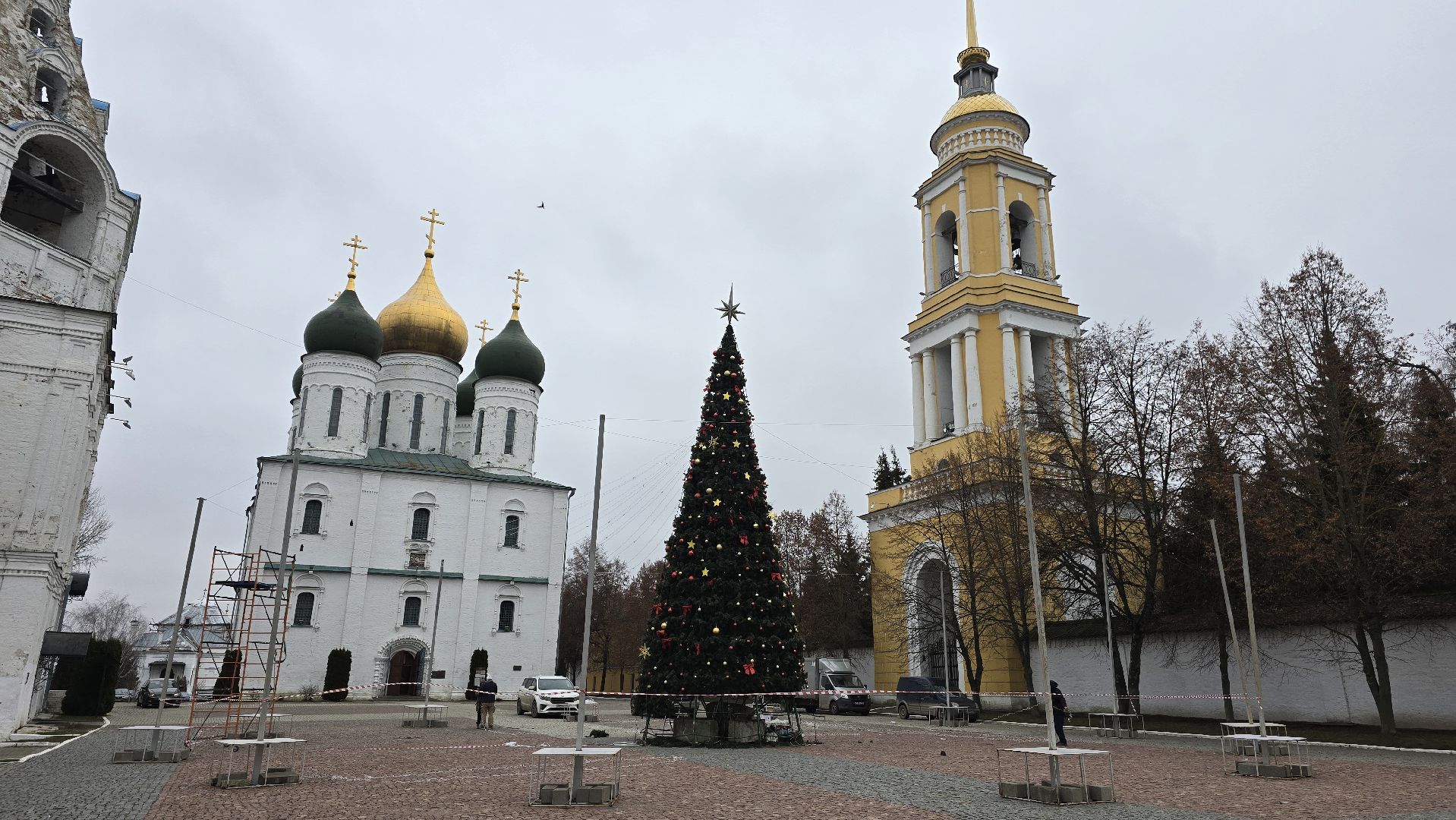 Коломна , новогодняя елка, зима в подмосковье, подготовка к новому году,
