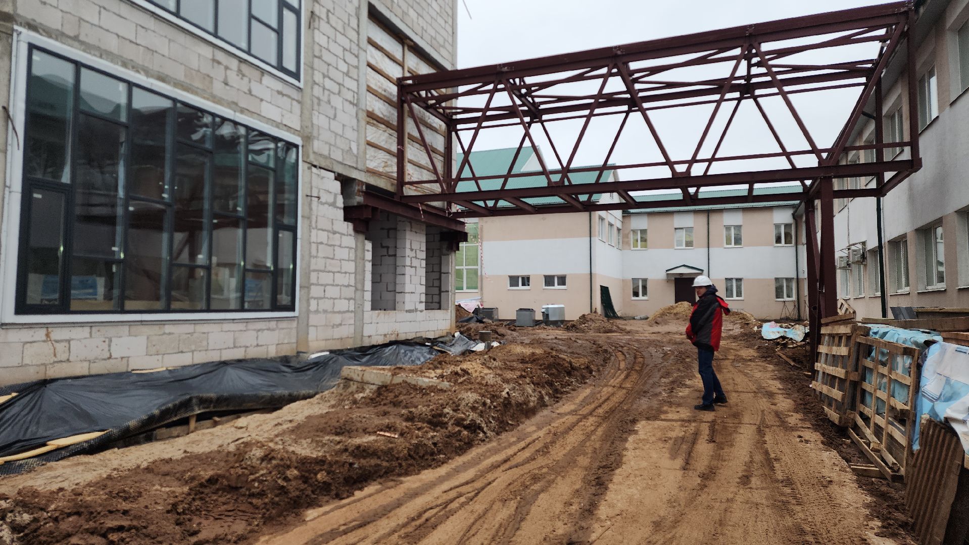 истра, строительство школы, пристройка к школе,