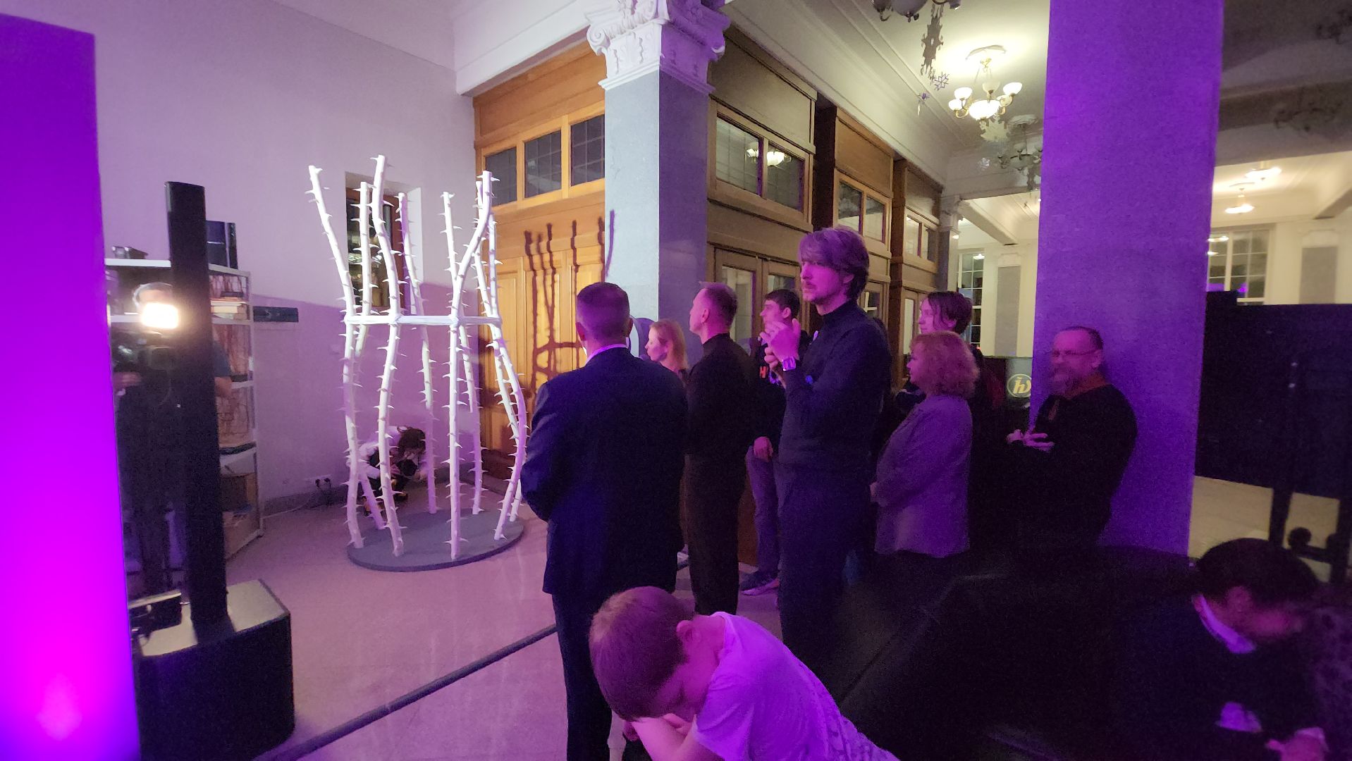 долгопрудный, мфти, выставка, художники, ученые, нейросети, терраформинг, метапоэтическое зеркало, поэзия хайку,