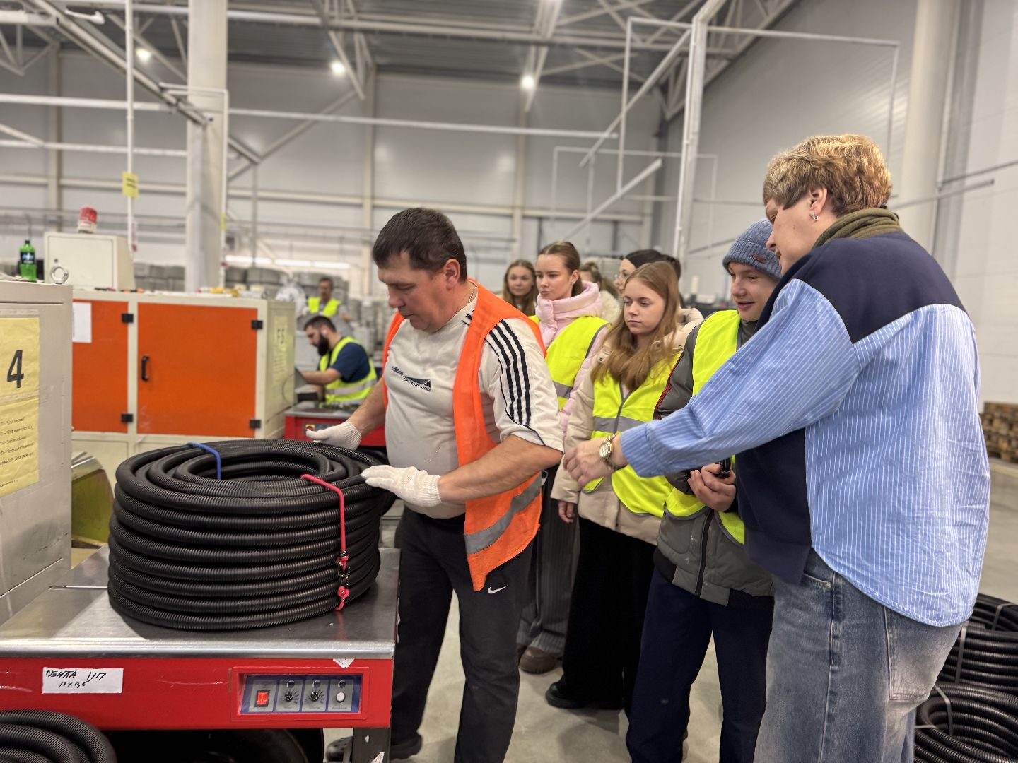 шаховская, завод, билет в будущее,школьники на экскурсии,