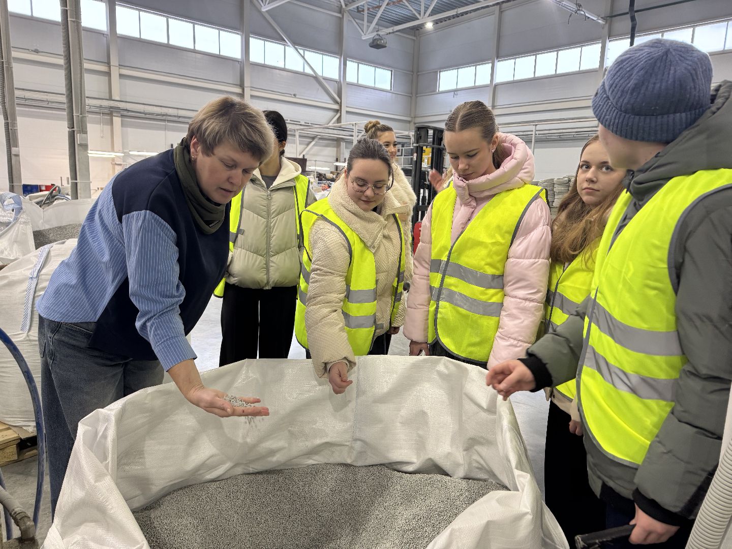 шаховская, завод, билет в будущее,школьники на экскурсии,