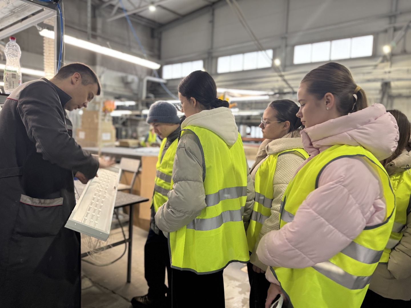 шаховская, завод, билет в будущее,школьники на экскурсии,