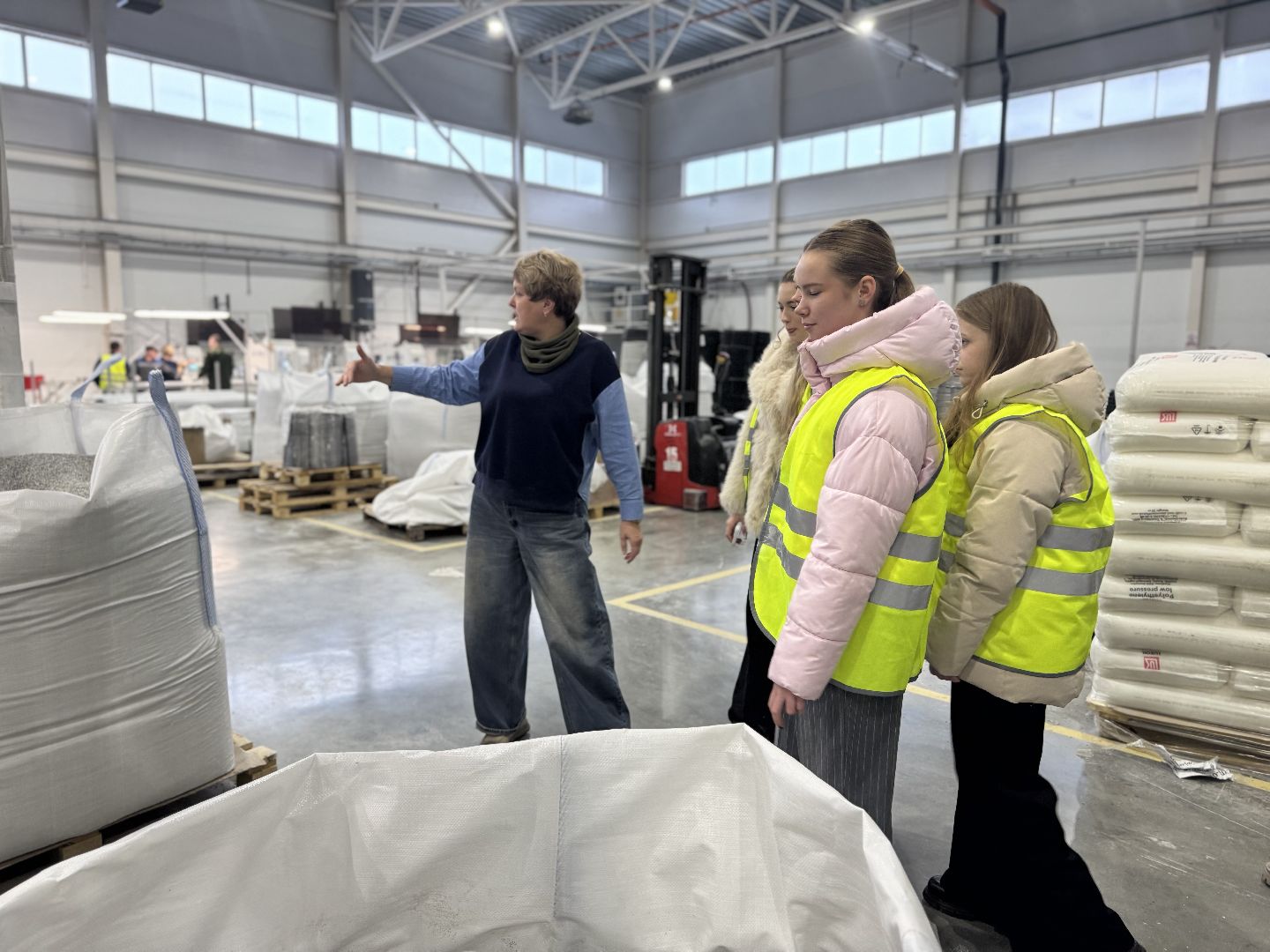 шаховская, завод, билет в будущее,школьники на экскурсии,