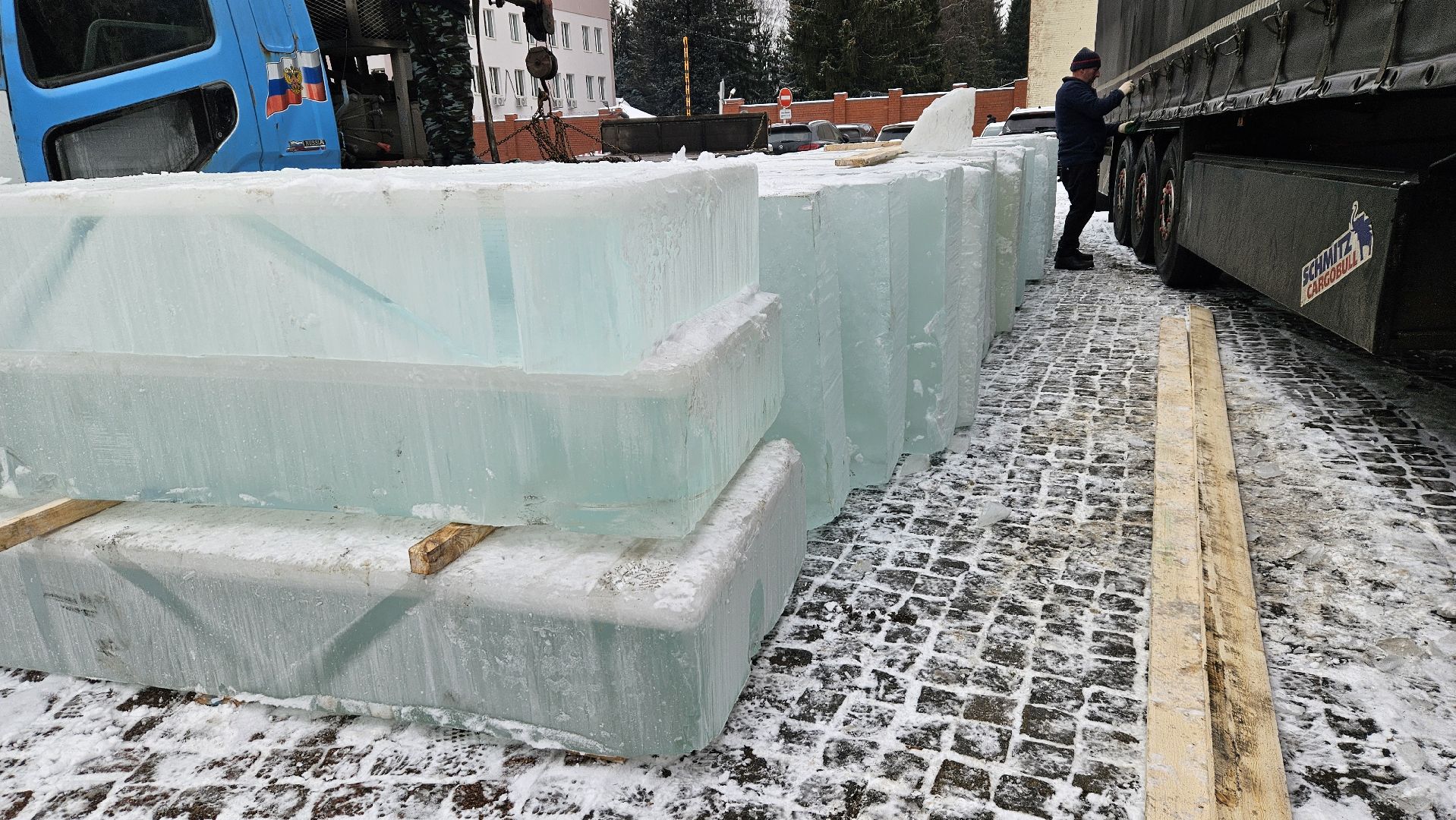 долгопрудный, площадь собина, ледовый городок, зима в подмосковье 2025,