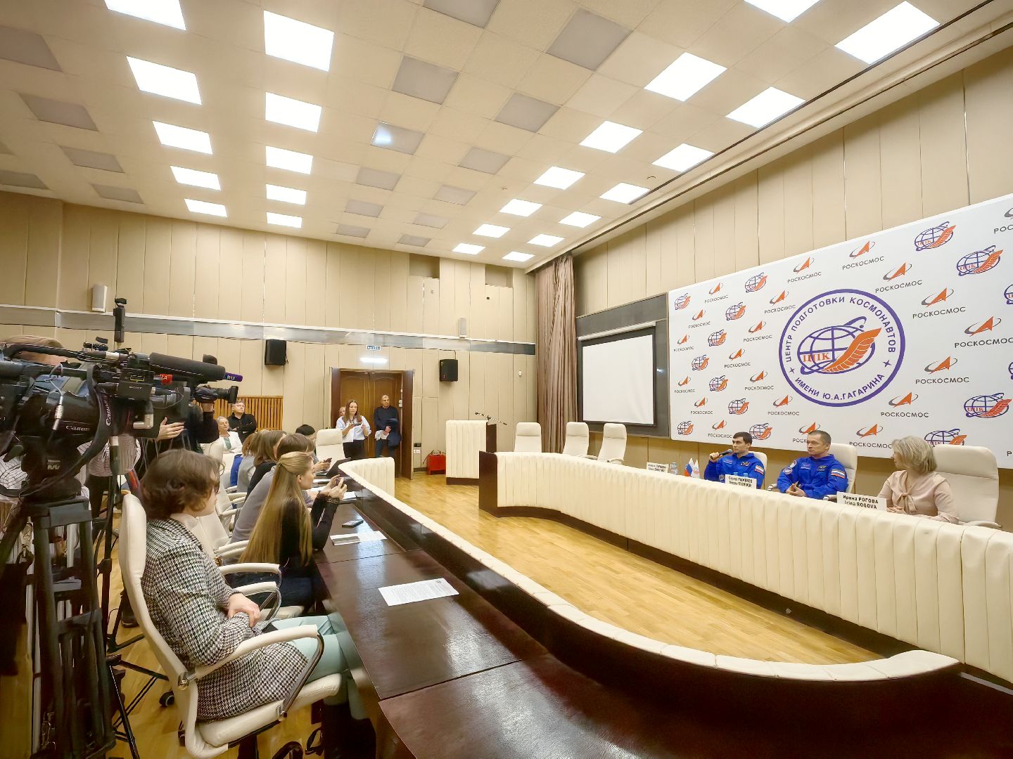 космонавт, исследования, открытый космос, эксперимент, корабль, астронавт,